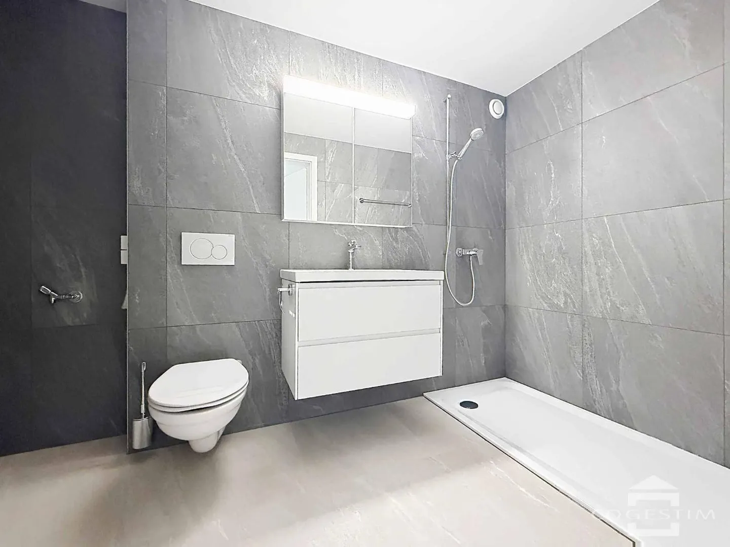 Appartement 4.5 pièces rénové - Photo 8 sur 10