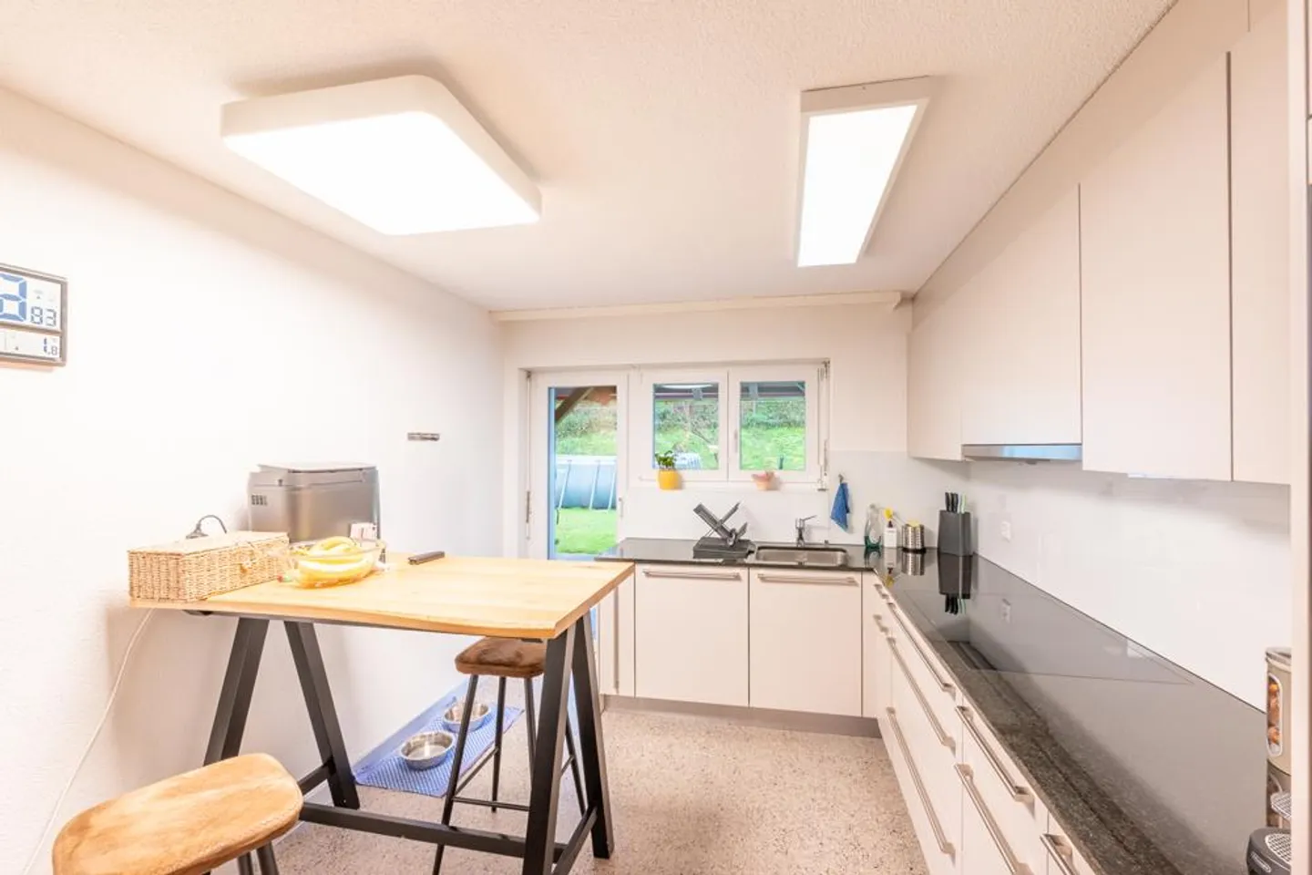 Family happiness with cozy garden - Photo 3 of 7