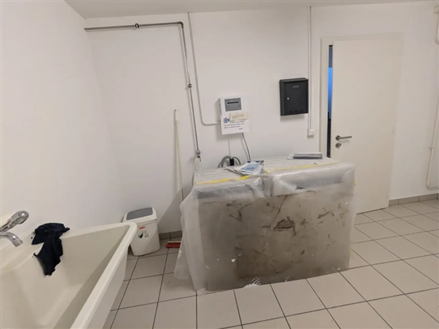 Stockage d'environ 16 m2 - Photo 4 sur 6