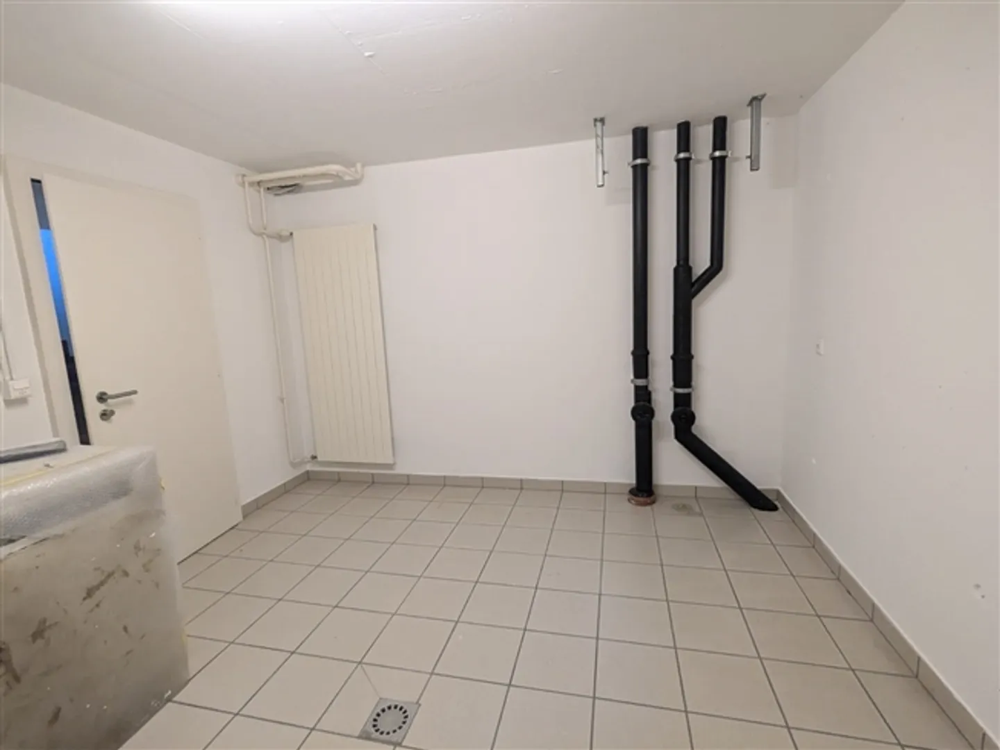 Stockage d'environ 16 m2 - Photo 5 sur 6