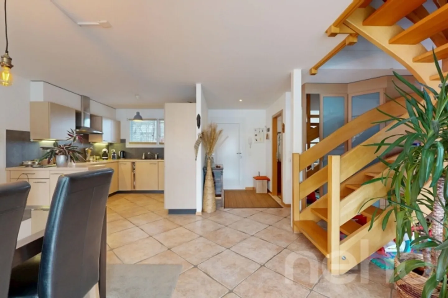 Maisonette-Wohnung in La Chaux-de-Fonds, 4,5 Zimmer - Foto 2 von 12