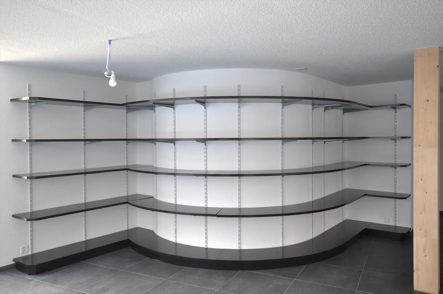 Commercial Space 1 Room - Photo 7 of 12