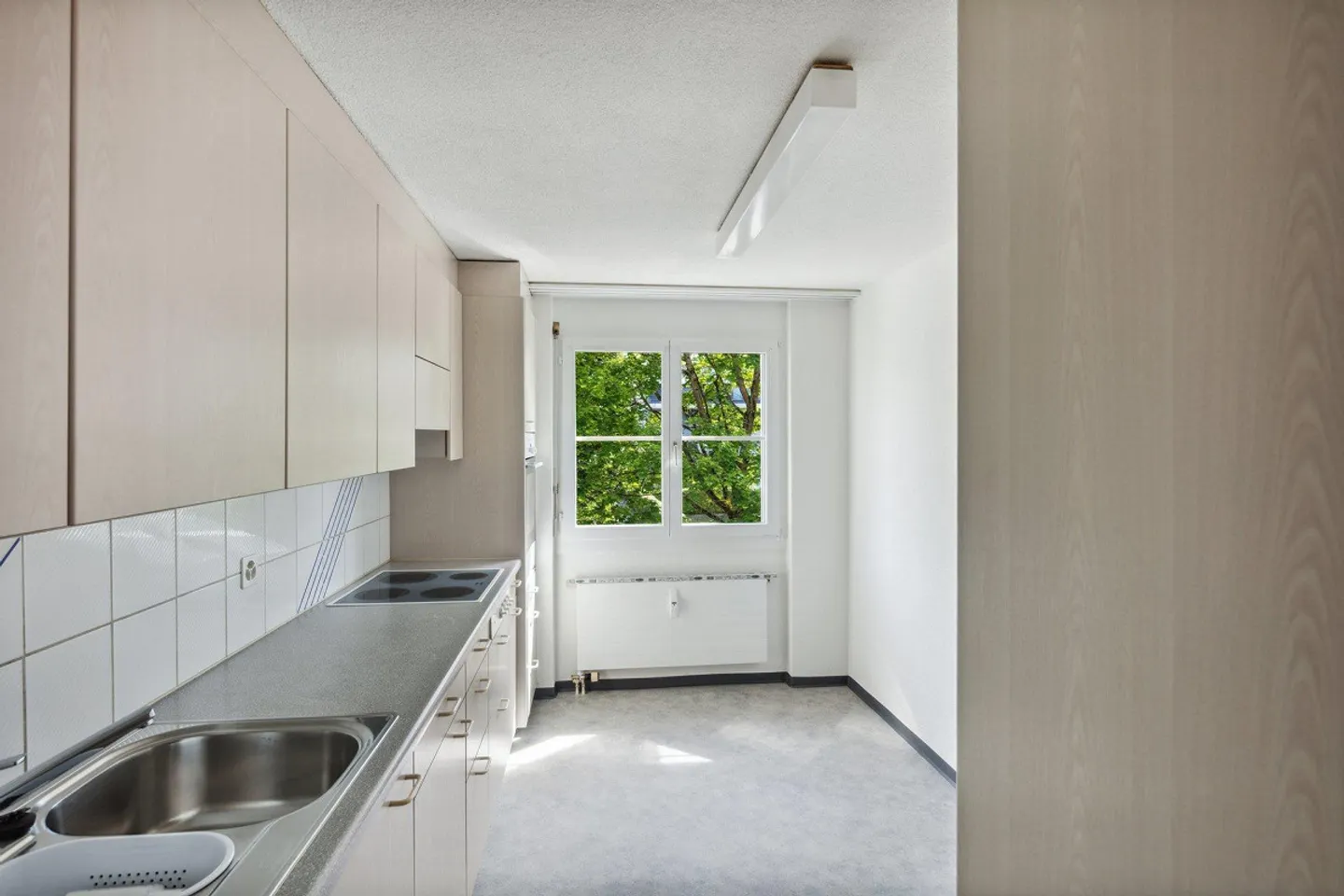 Spacious Family Apartment - Photo 2 of 7