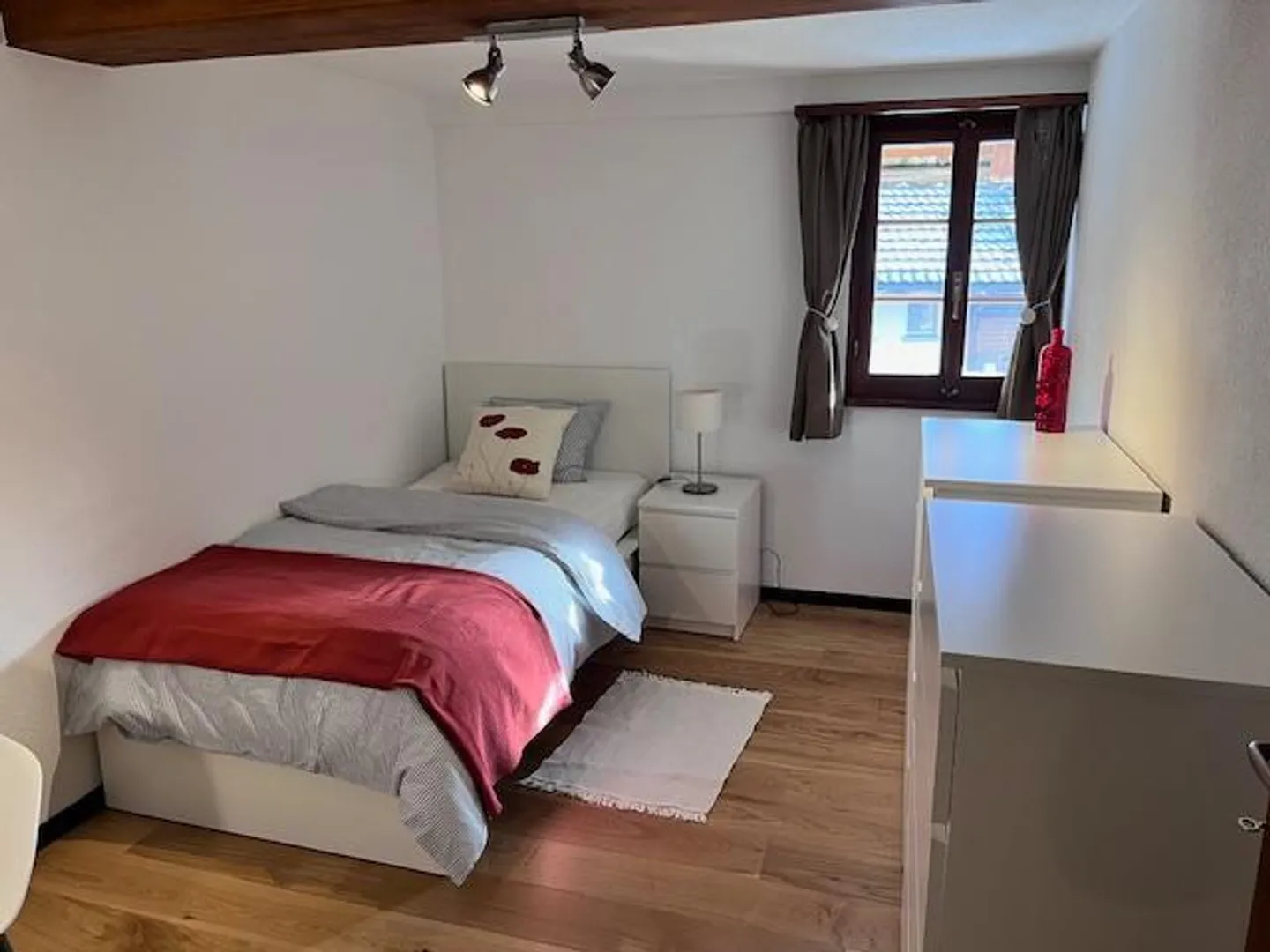 Möbliertes WG-Zimmer in Knonau - Photo 2 of 4