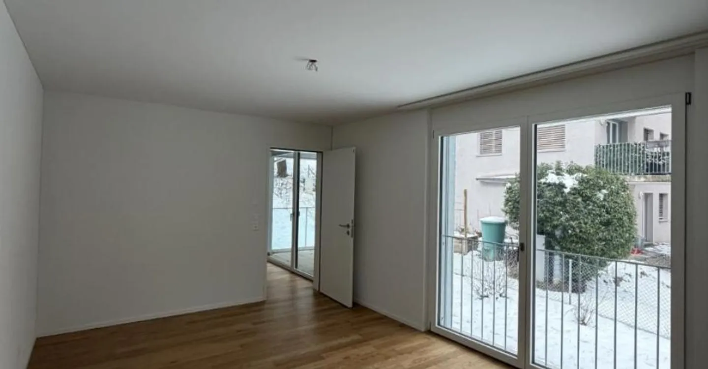 Charming 3.5 Room Apartment - Photo 5 of 8
