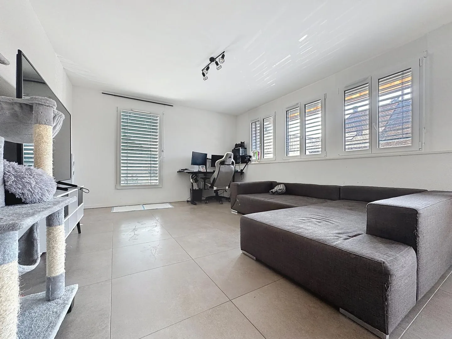 3.5 Room Apartment - Photo 1 of 8