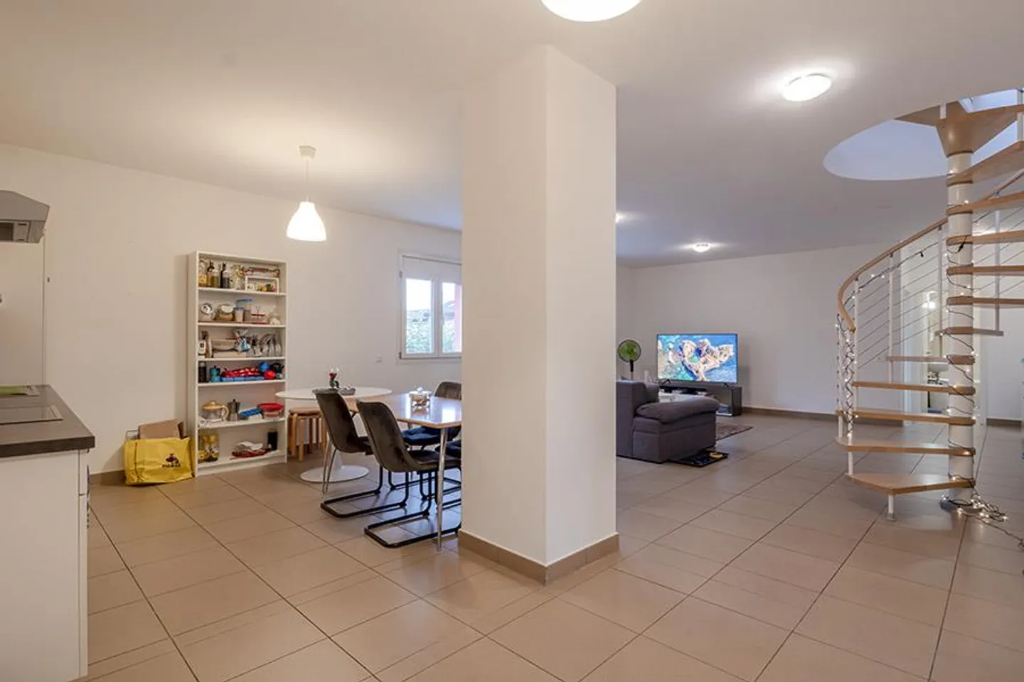 3.5-ROOM DUPLEX IN AGNO - Photo 2 of 14