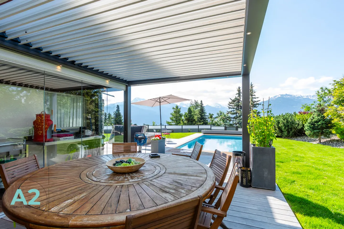 Chalet de standing de 9 pièces avec piscine extérieur et sauna - Foto 2 von 11