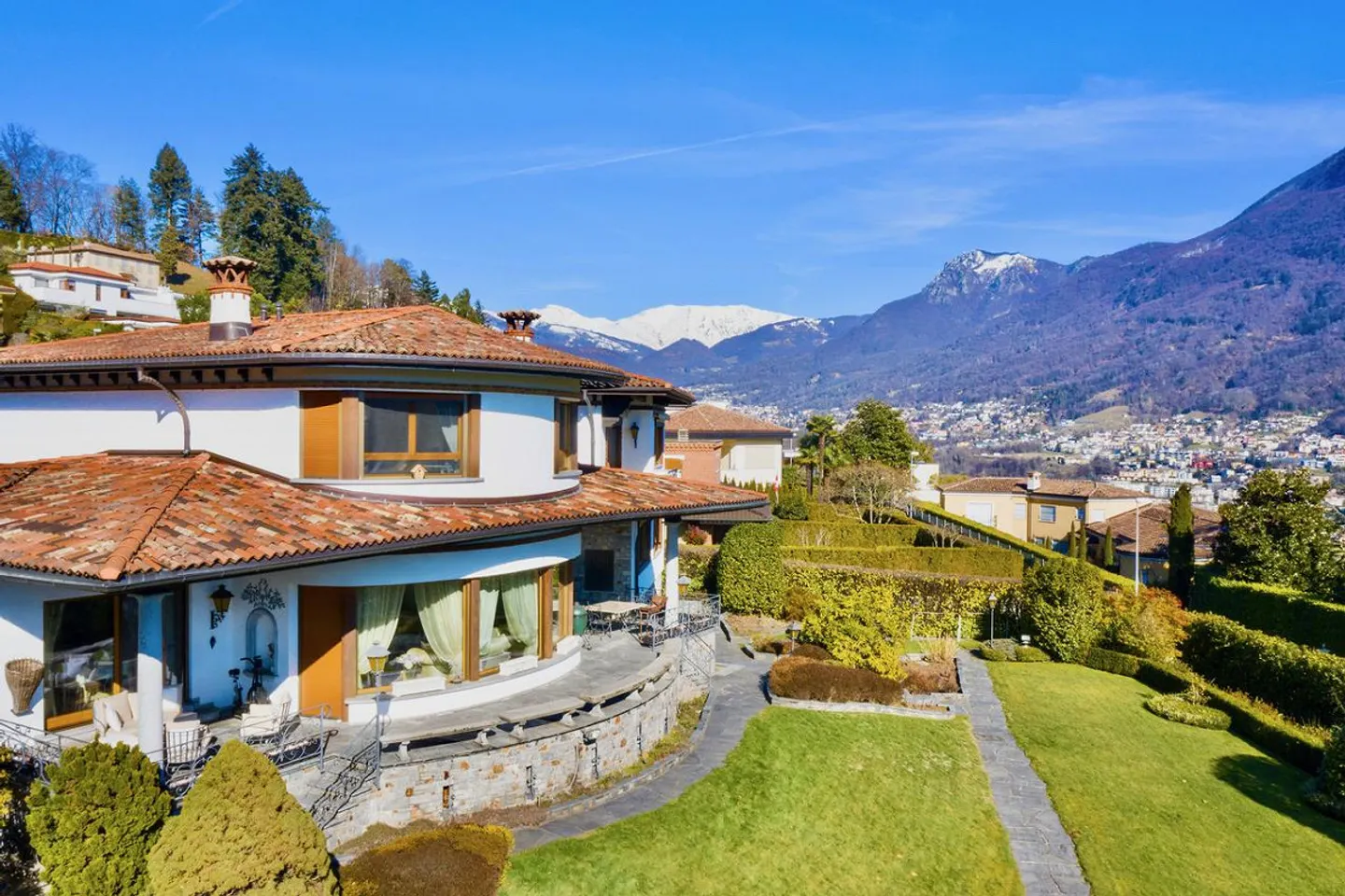Elegante Villa mit Seeblick - Foto 5 von 14