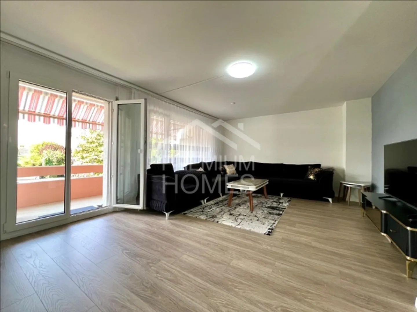 Family-friendly living in a prime location with a short school commute - Photo 4 of 4