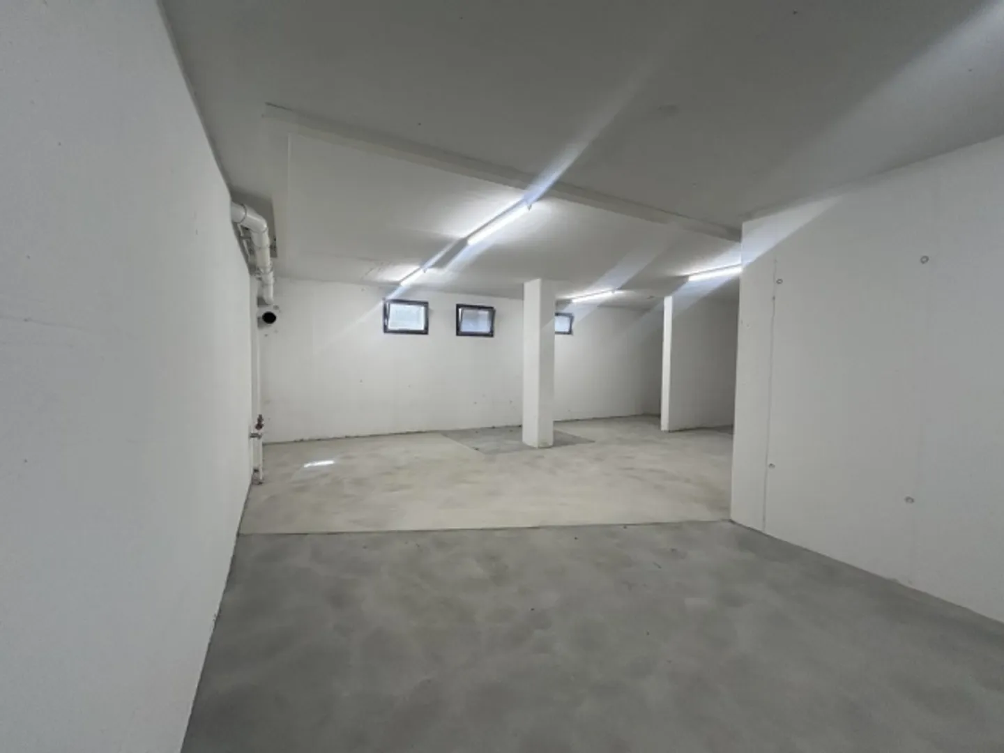 Hobby room in the shop - Photo 5 of 5