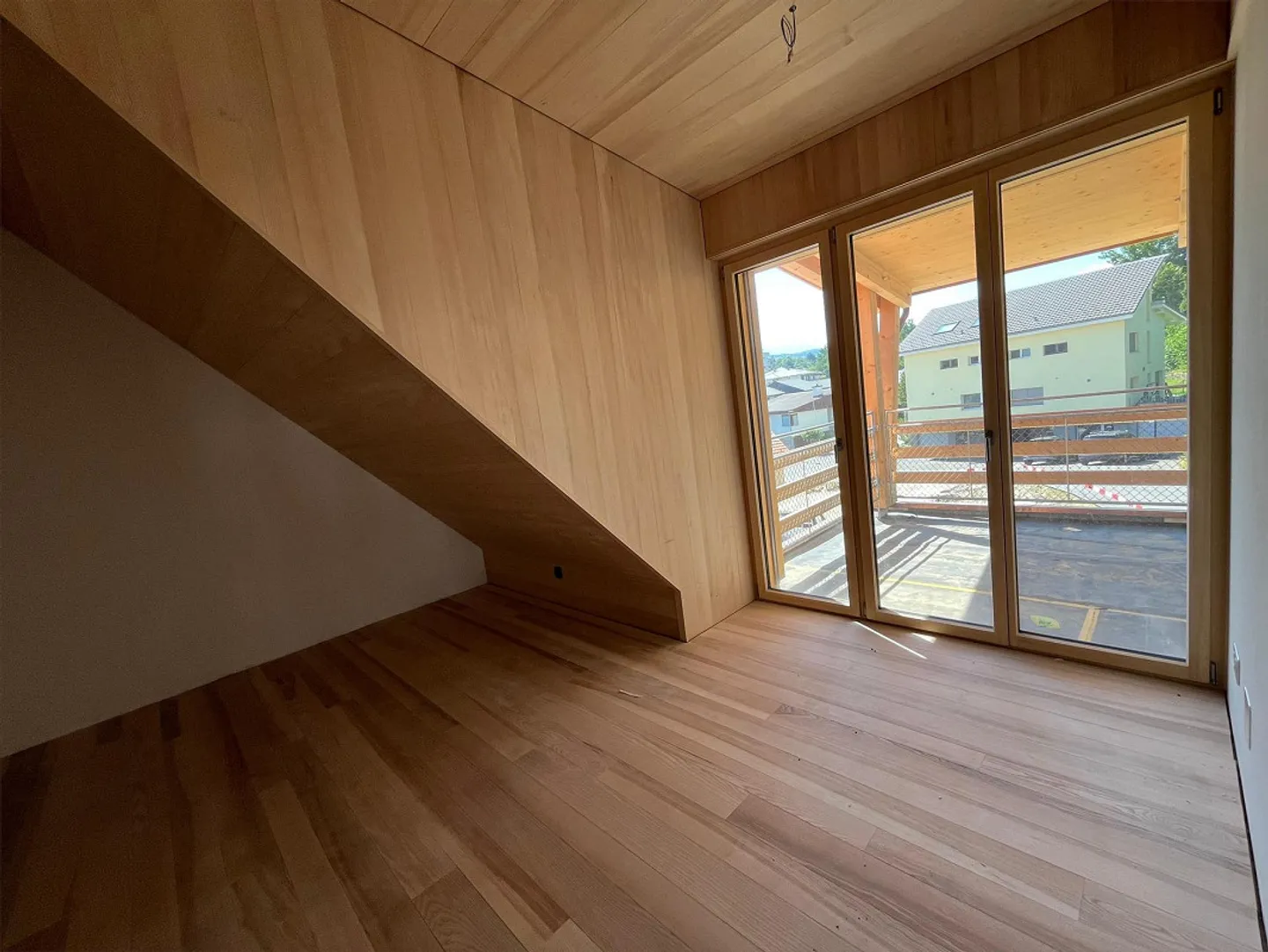 Appartement mansardé unique avec entrée privée et jardin de 180 m² - Photo 9 sur 11