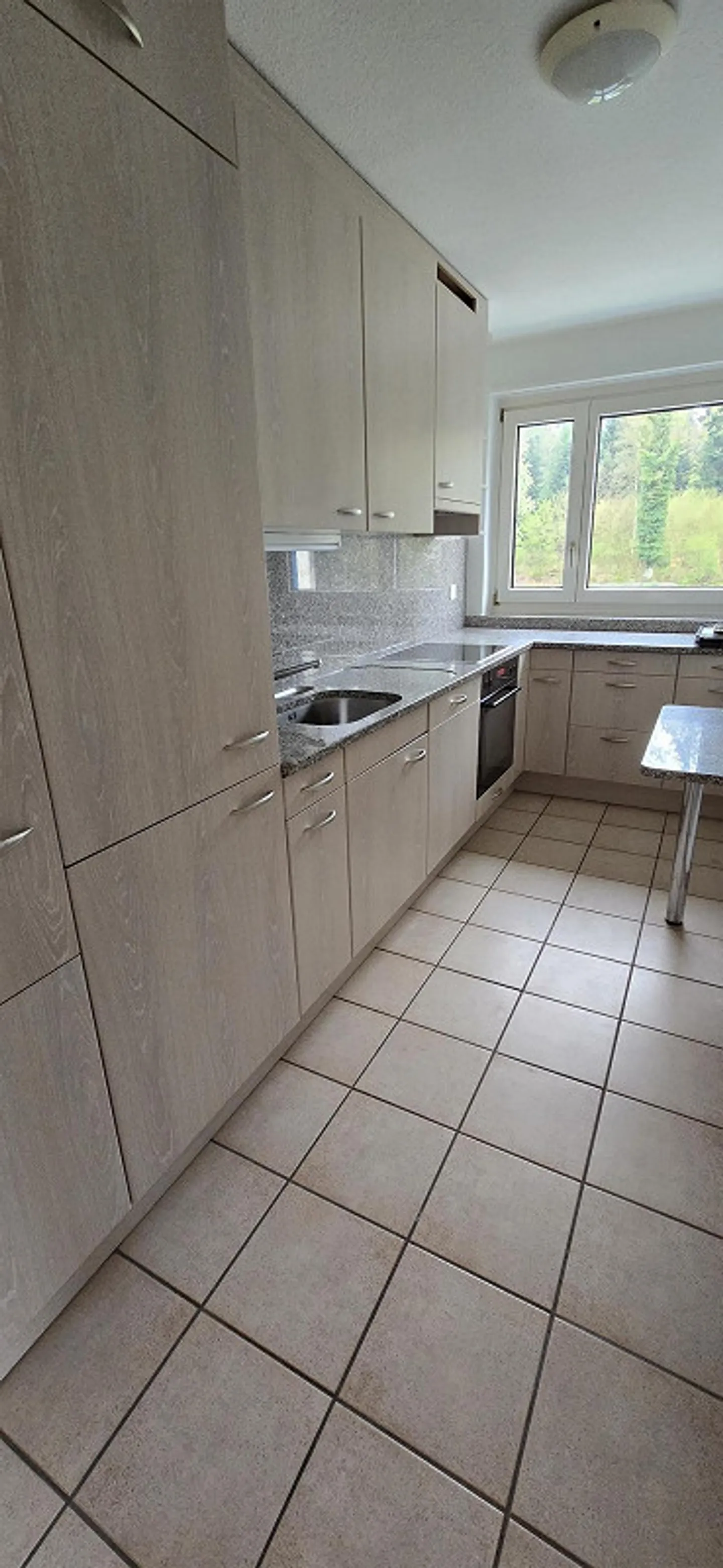 Attractive 3.5-room apartment in a quiet, sunny location - Photo 4 of 5