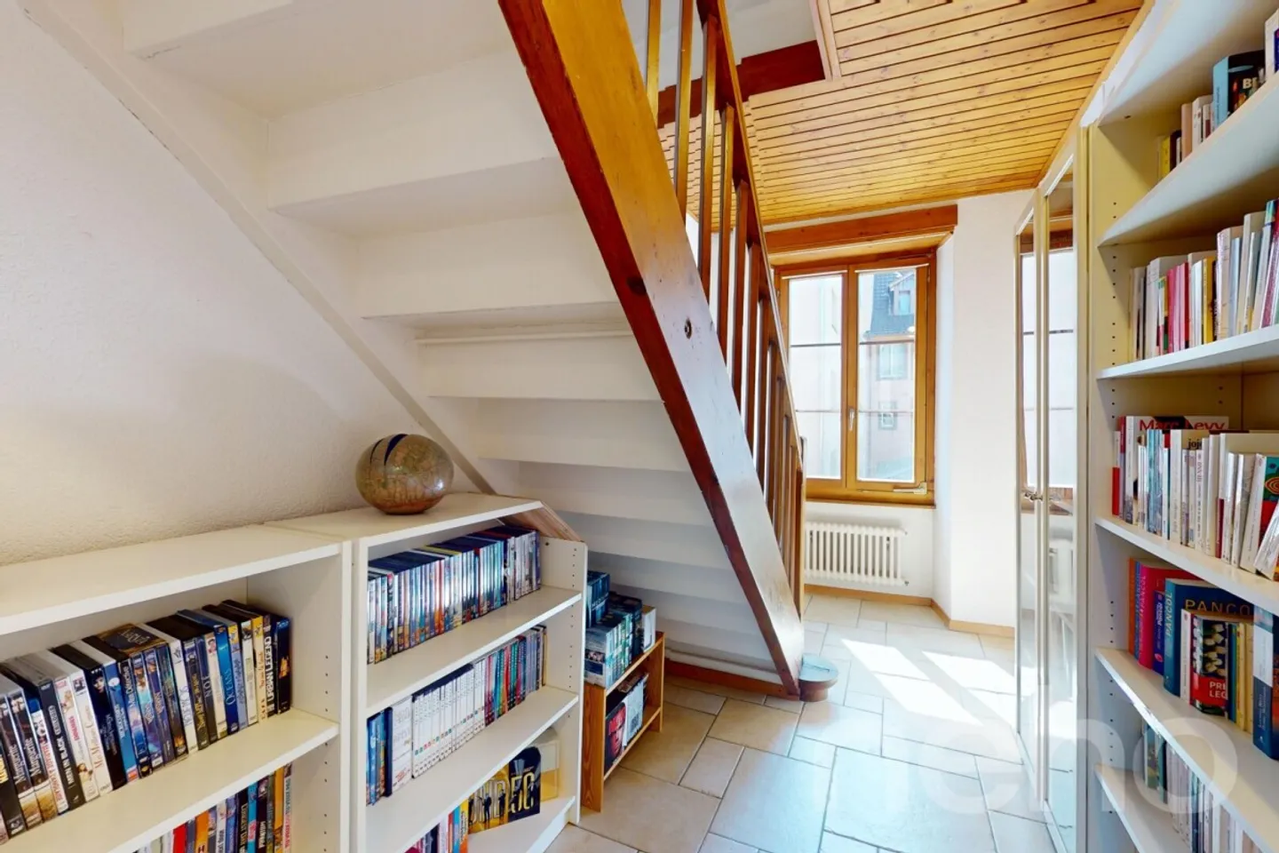 Casa a schiera ristrutturata con cortile nel cuore di Colombier - Foto 12 di 12