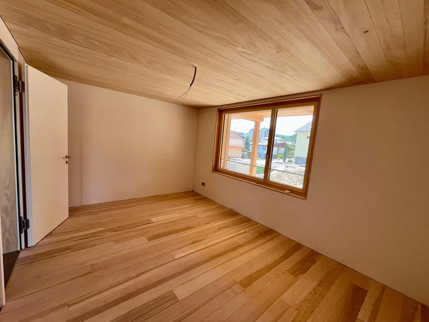 Appartement mansardé unique avec entrée privée et jardin de 180 m² - Photo 8 sur 11