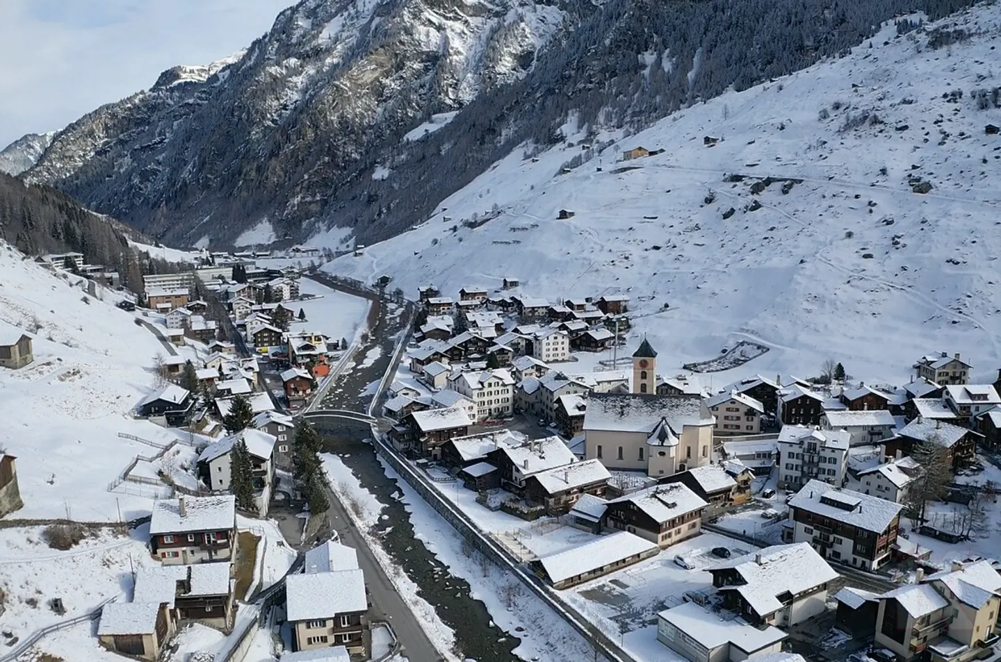 Geräumige 4.5 Zi-Ferienwohnung in Vals - Foto 1 di 11