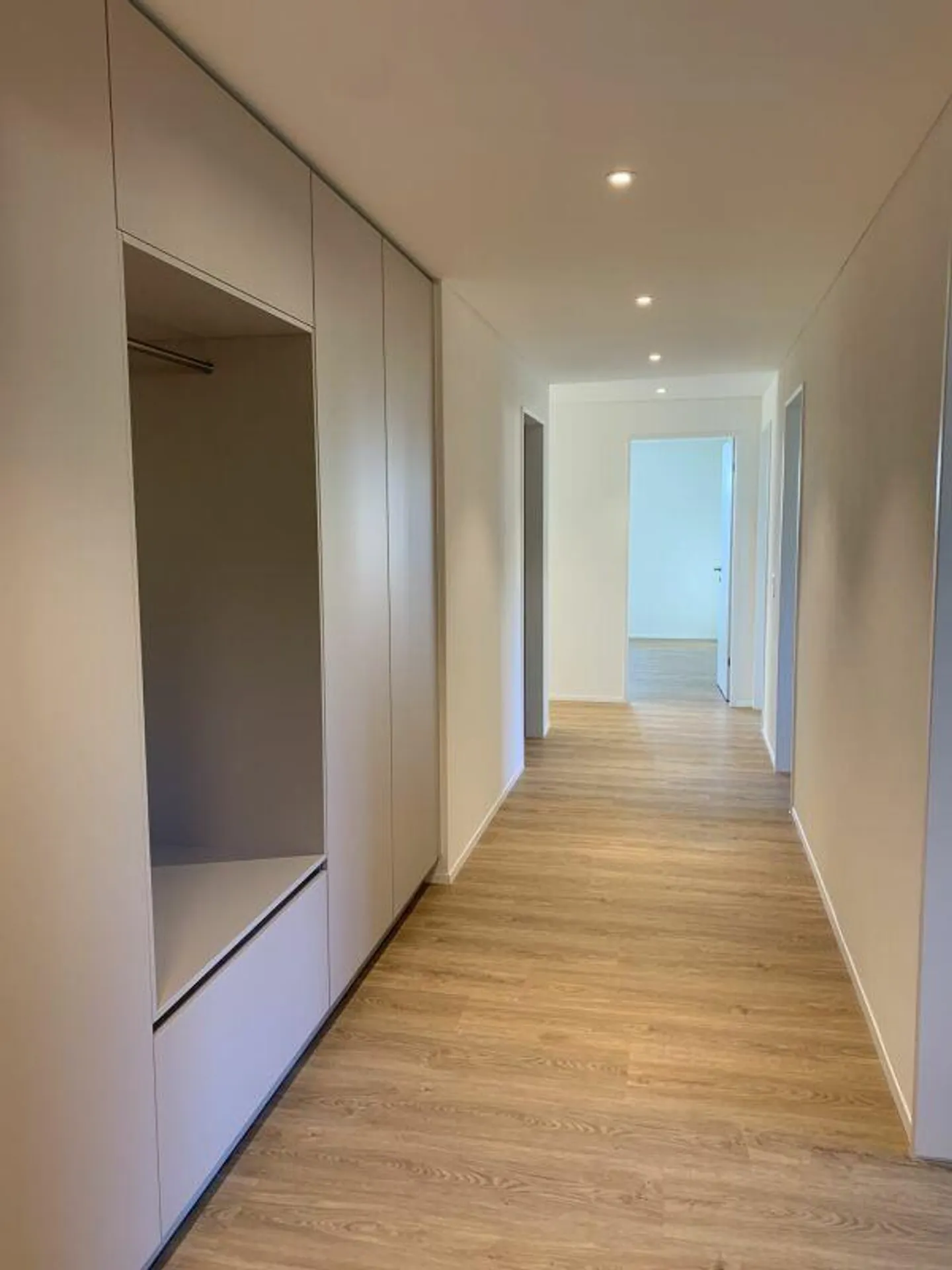 Modernes Attikawohnung mit Terrasse - Foto 4 von 6