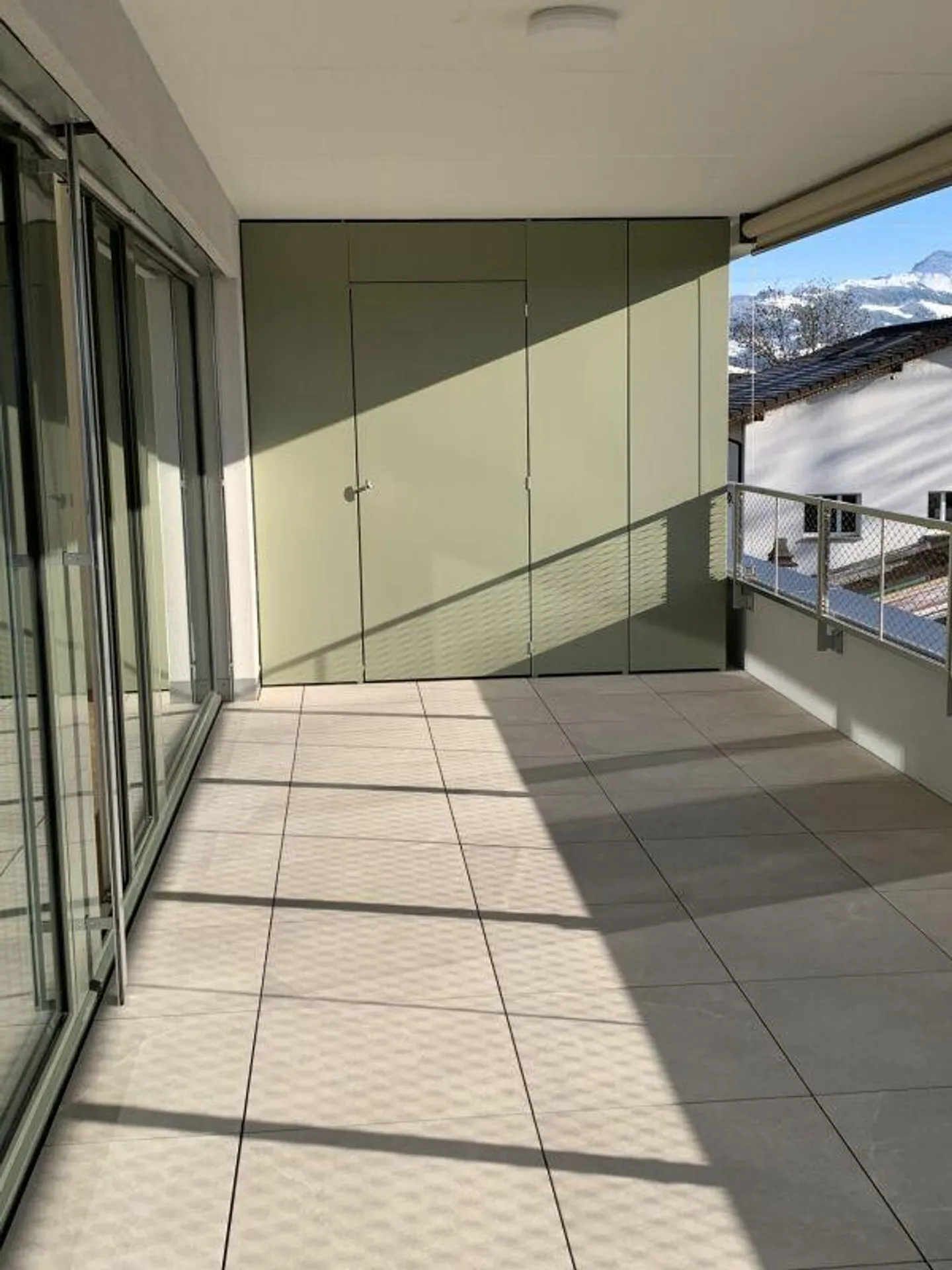 Modernes Attikawohnung mit Terrasse - Foto 6 von 6