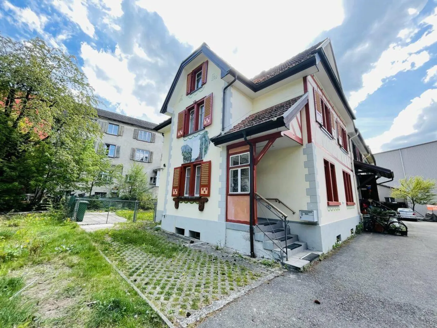 Casa a schiera affascinante con potenziale - Perla di edificio d'epoca di 5,5 stanze a Kreuzlingen - Foto 1 di 8