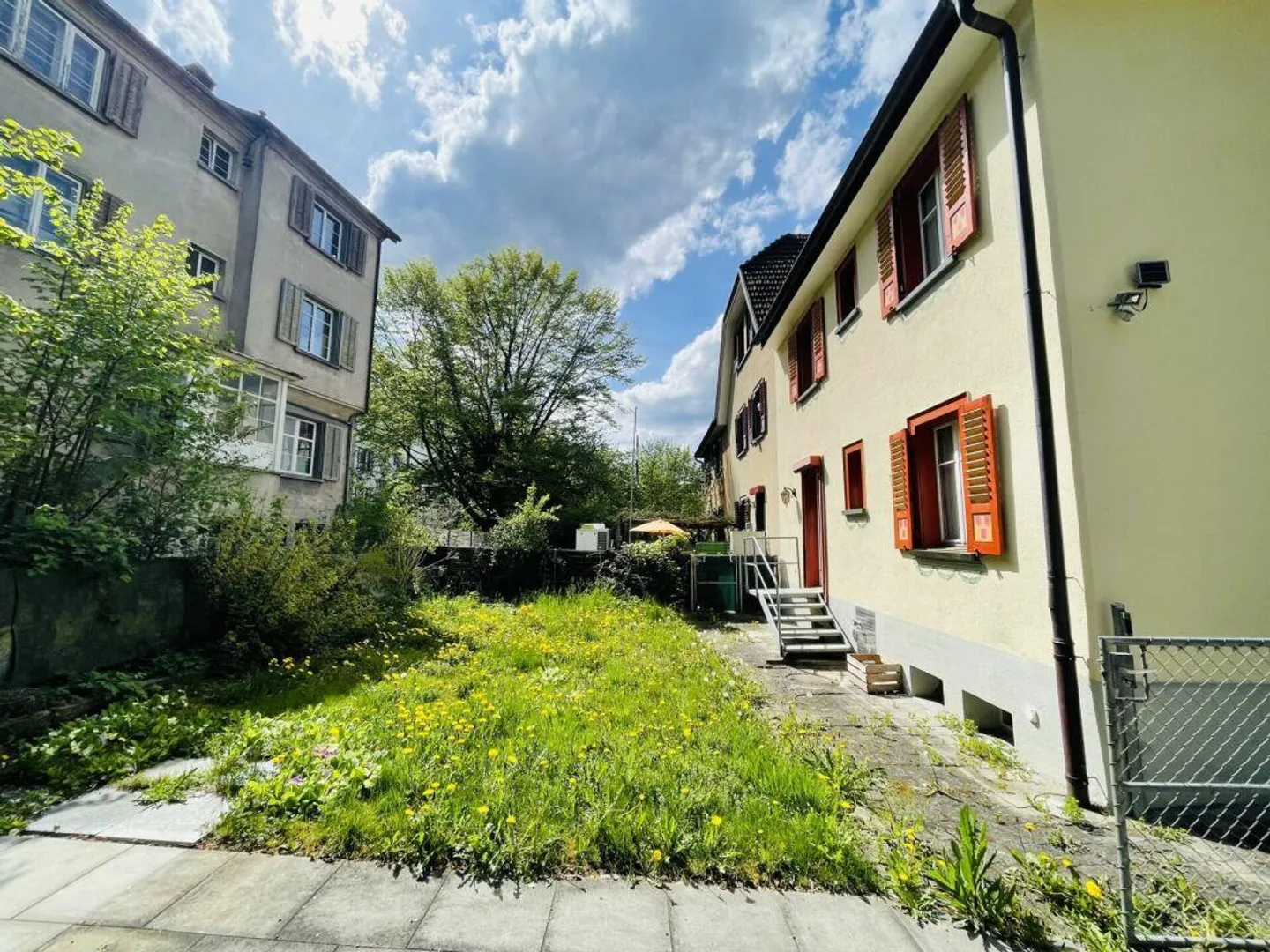 Casa a schiera affascinante con potenziale - Perla di edificio d'epoca di 5,5 stanze a Kreuzlingen - Foto 2 di 8