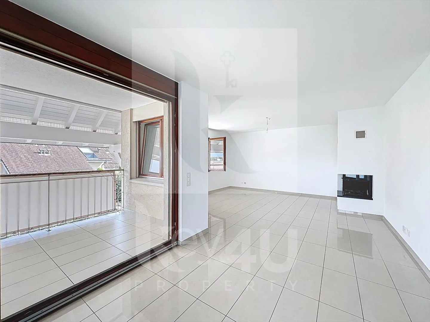 Between City and Nature - Bright and Spacious 4.5 Rooms - Photo 3 of 13