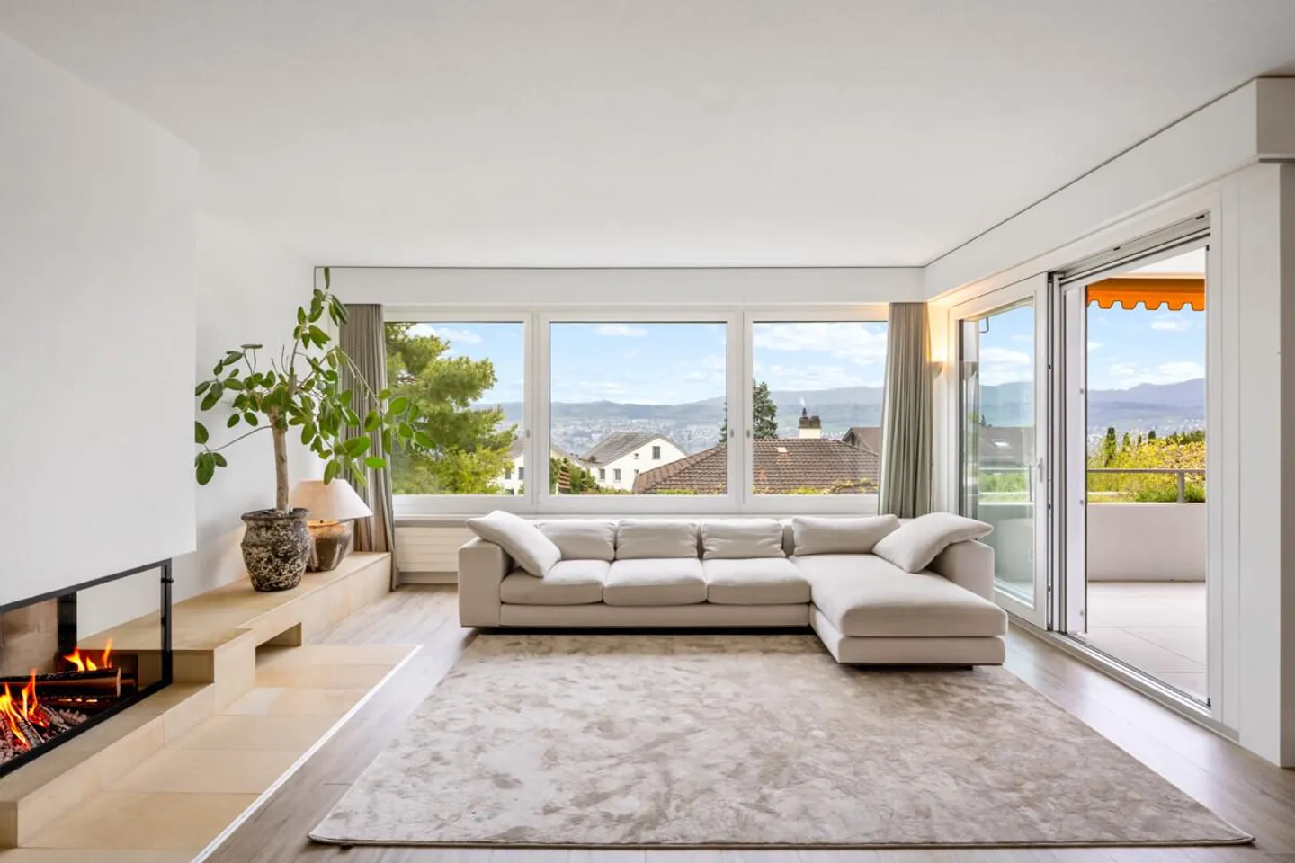 Herrliberg: high-quality 5.5-room apartment with a view - Photo 1 of 5