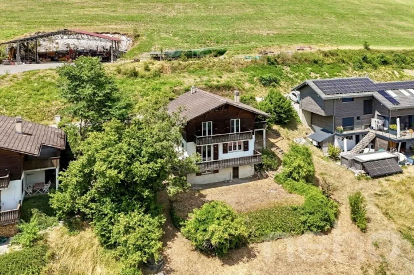 «Vue panoramique et charme authentique pour ce chalet à réinventer» - Photo 3 sur 13