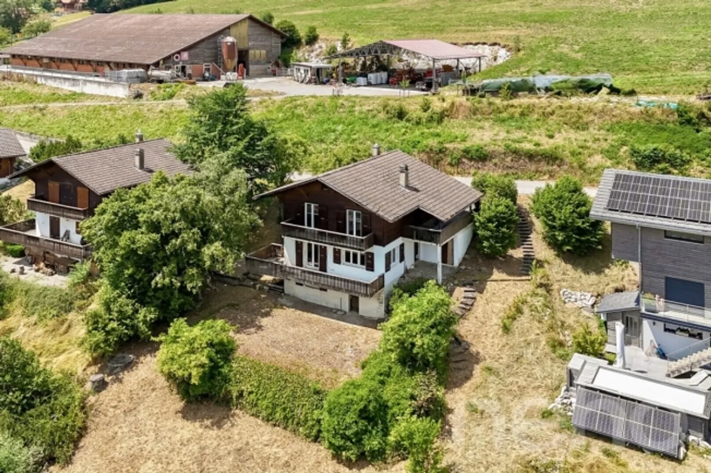 «Vue panoramique et charme authentique pour ce chalet à réinventer» - Photo 4 sur 13