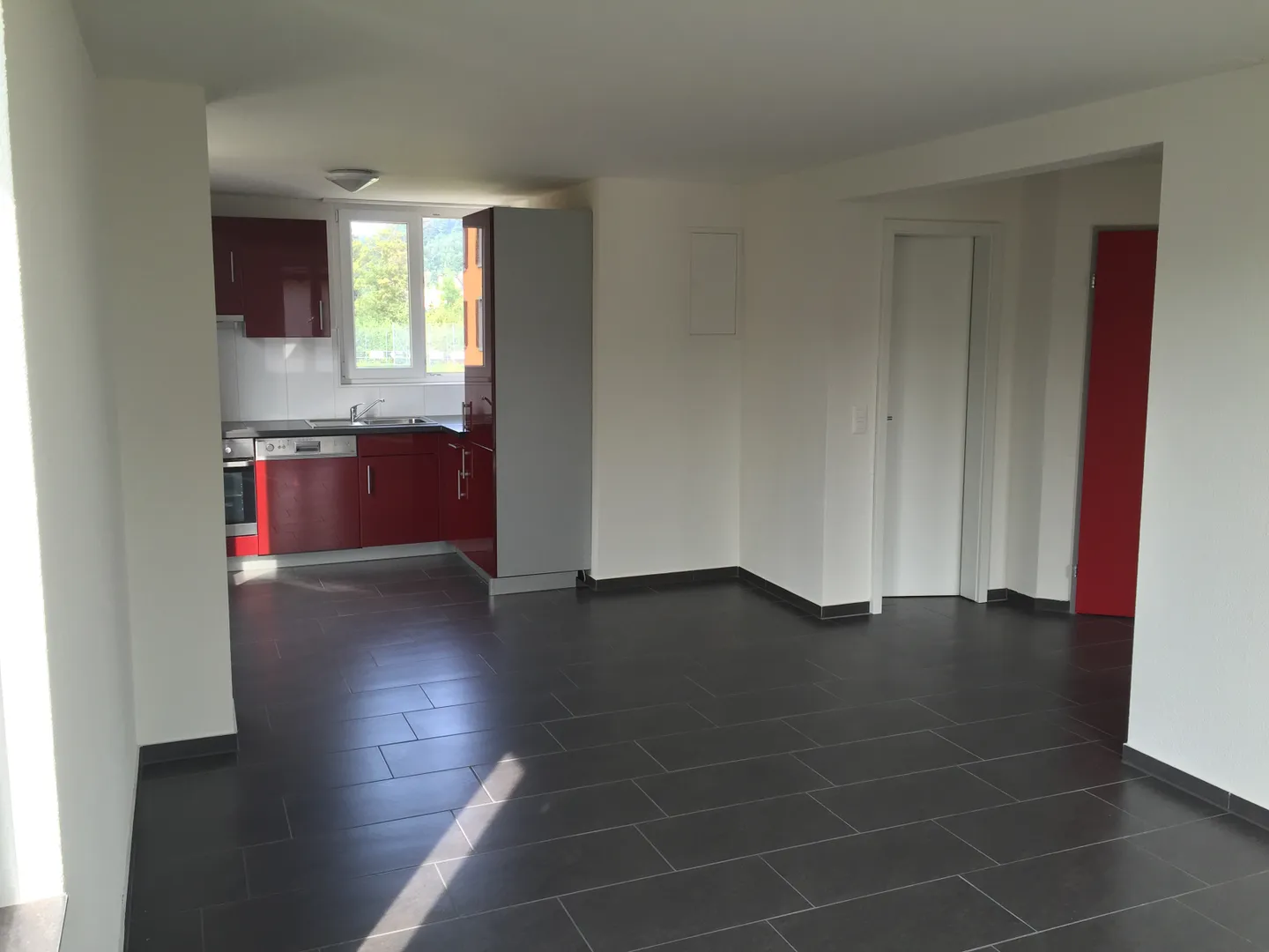 Charming 3.5-Room Apartment - Photo 7 of 10