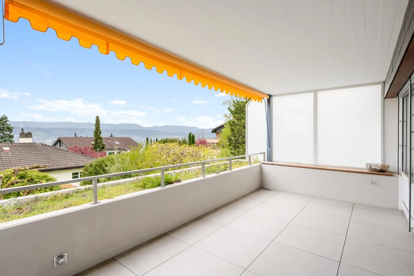 Herrliberg: high-quality 5.5-room apartment with a view - Photo 4 of 5