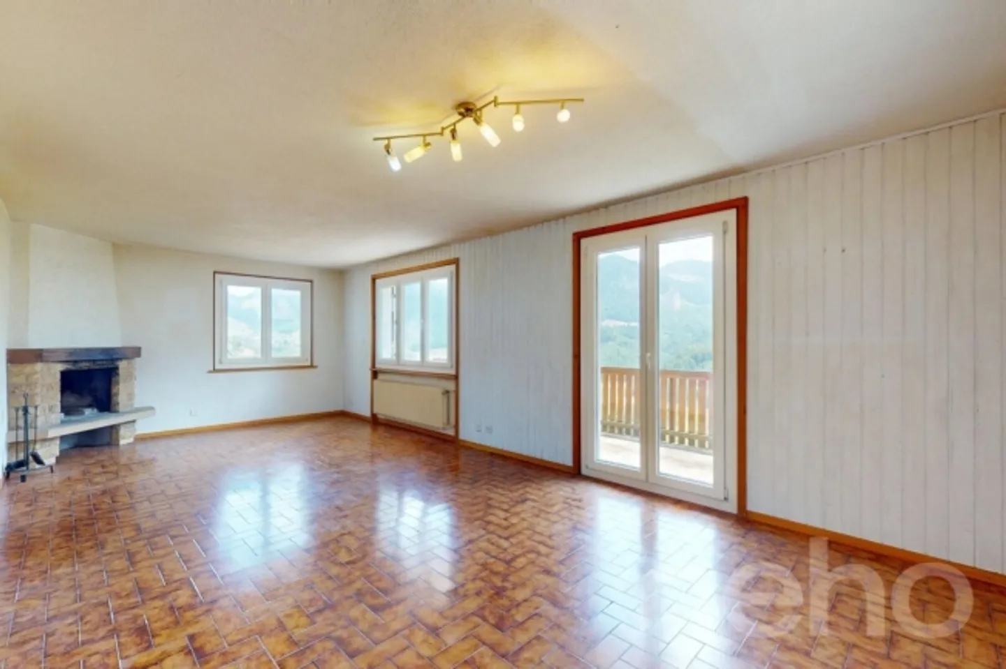 «Vue panoramique et charme authentique pour ce chalet à réinventer» - Photo 8 sur 13