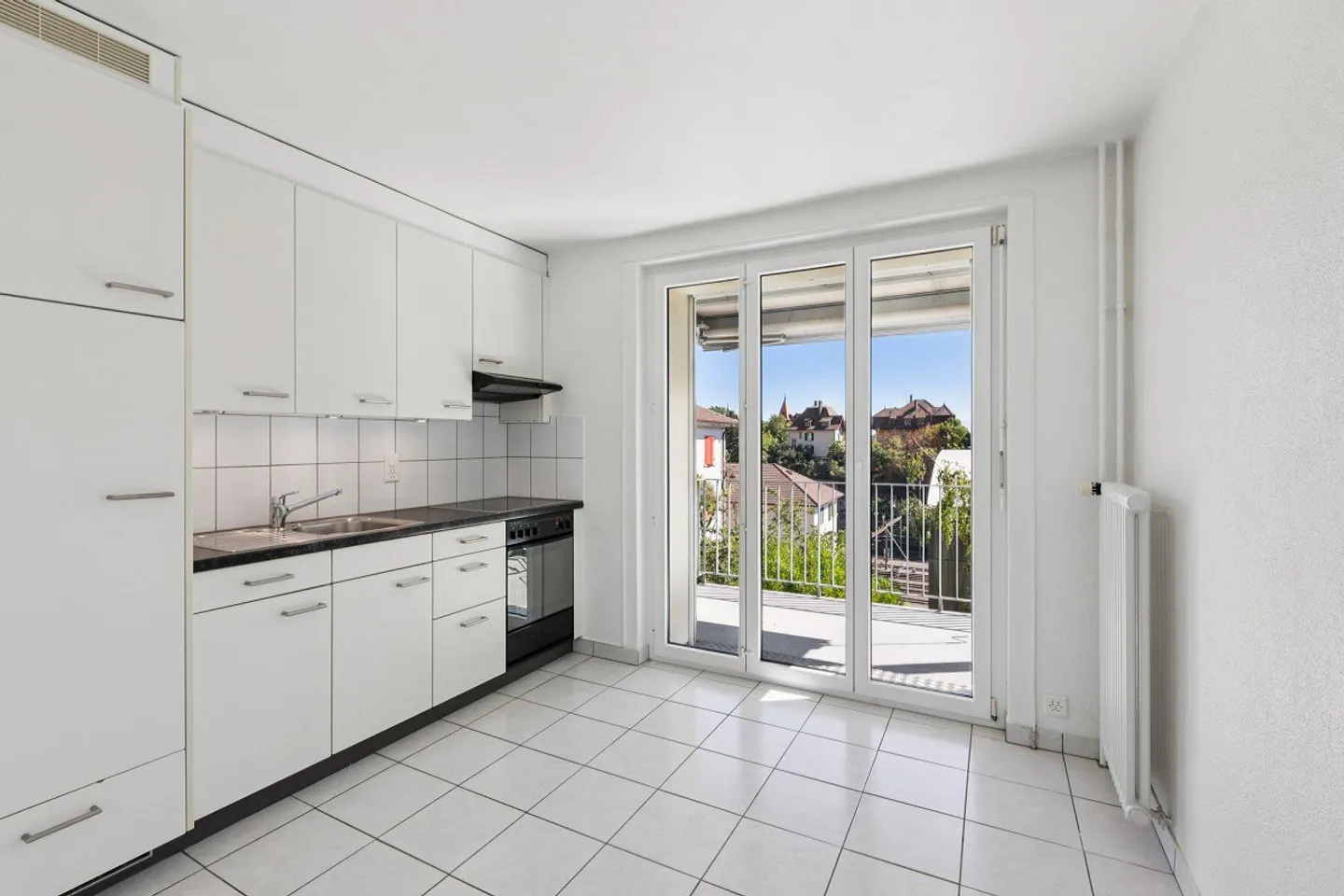 Charmante Wohnung mit Seeblick - Foto 2 von 7