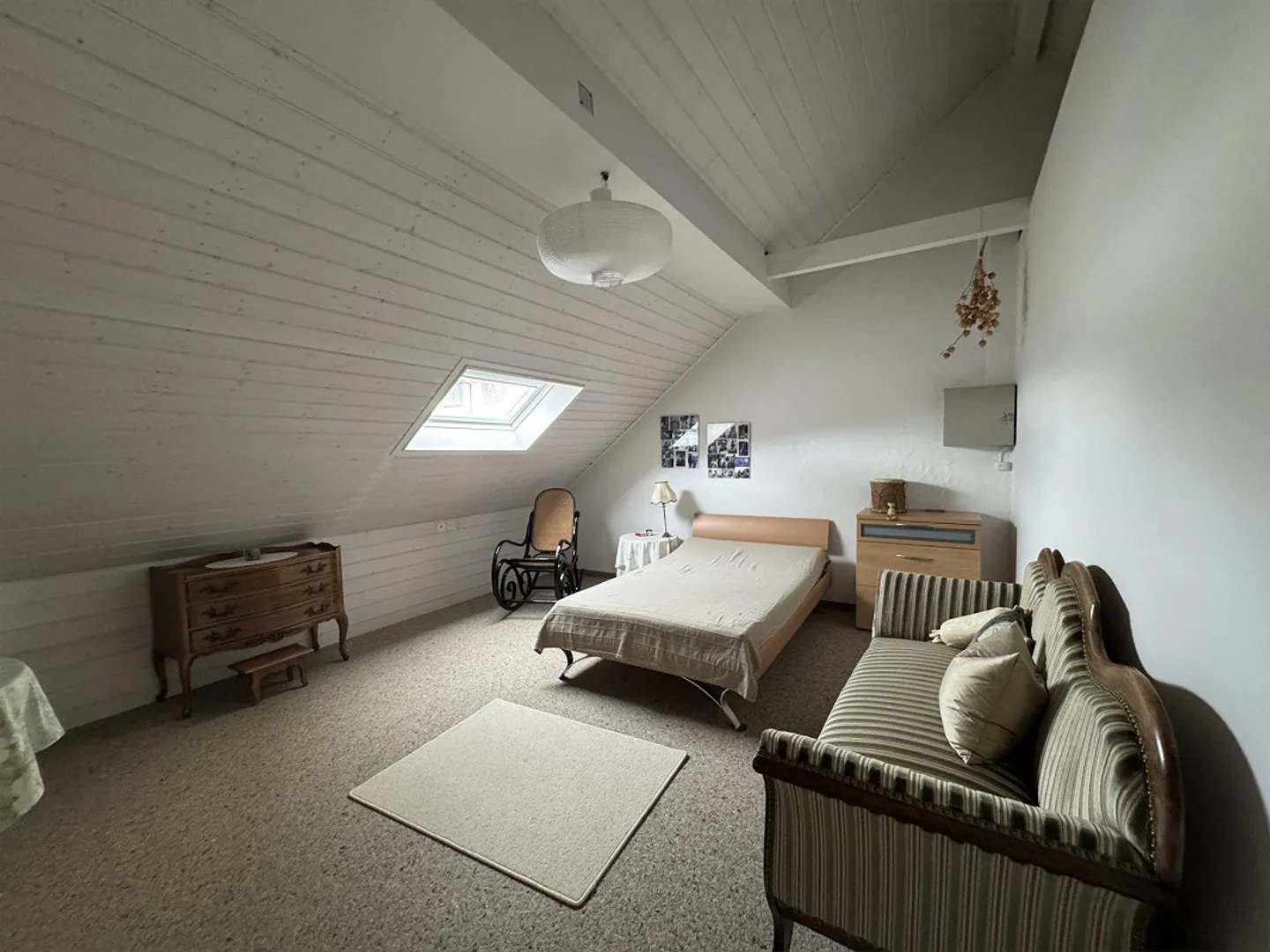 5-Room Maisonette Apartment with a View and Lots of Charm - Photo 10 of 13
