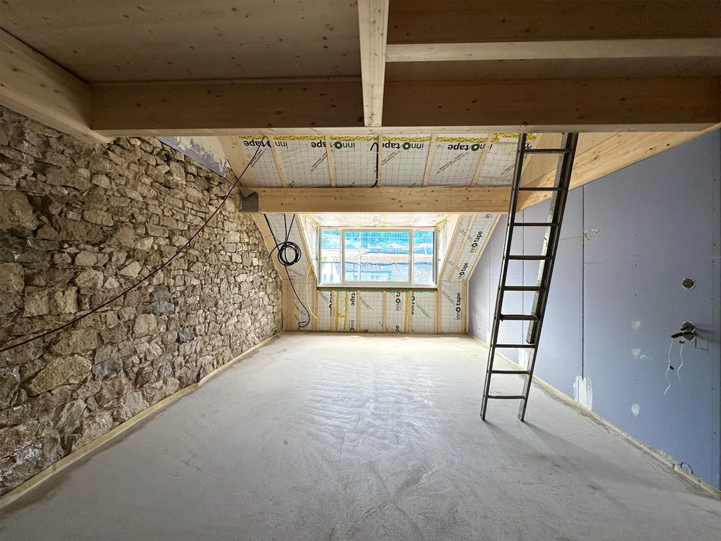Esclusivo appartamento duplex di 4,5 locali con galleria nel centro del villaggio - Foto 1 di 7