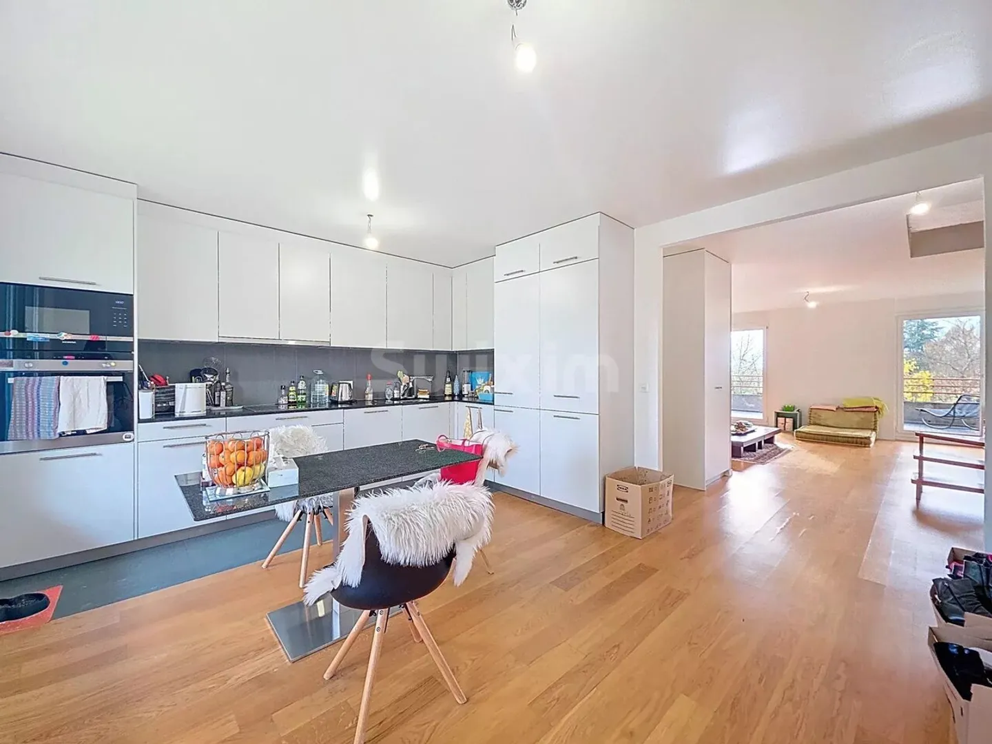 Geräumige 6-Zimmer-Wohnung im Herzen von Satigny - Foto 2 von 8