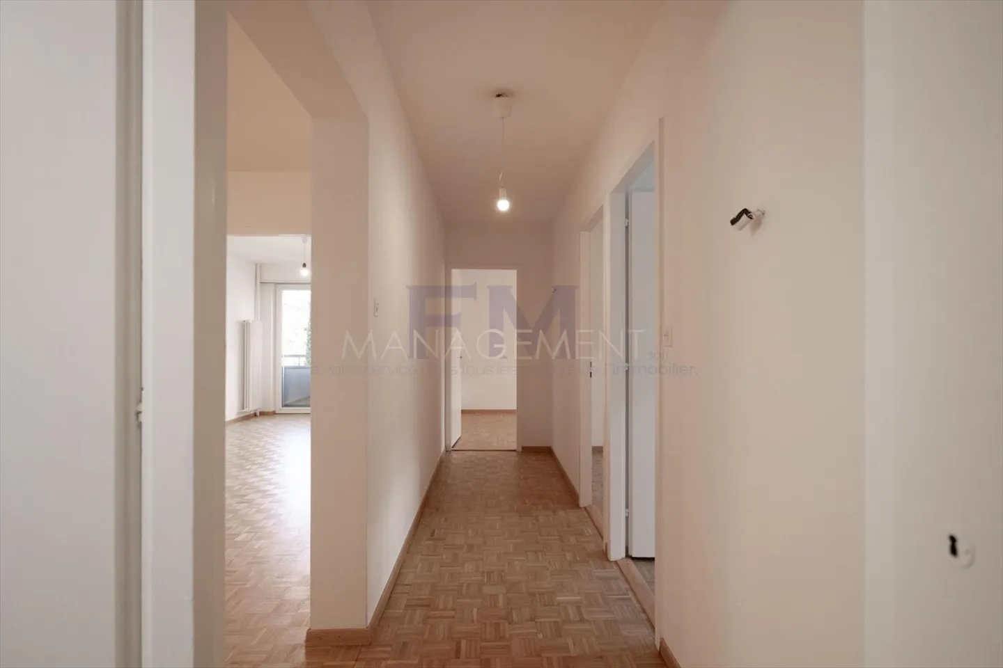 Servette, Avenue de Luserna, 5 Zimmer im 1. Stock, ca. 84m2 - Photo 3 sur 13