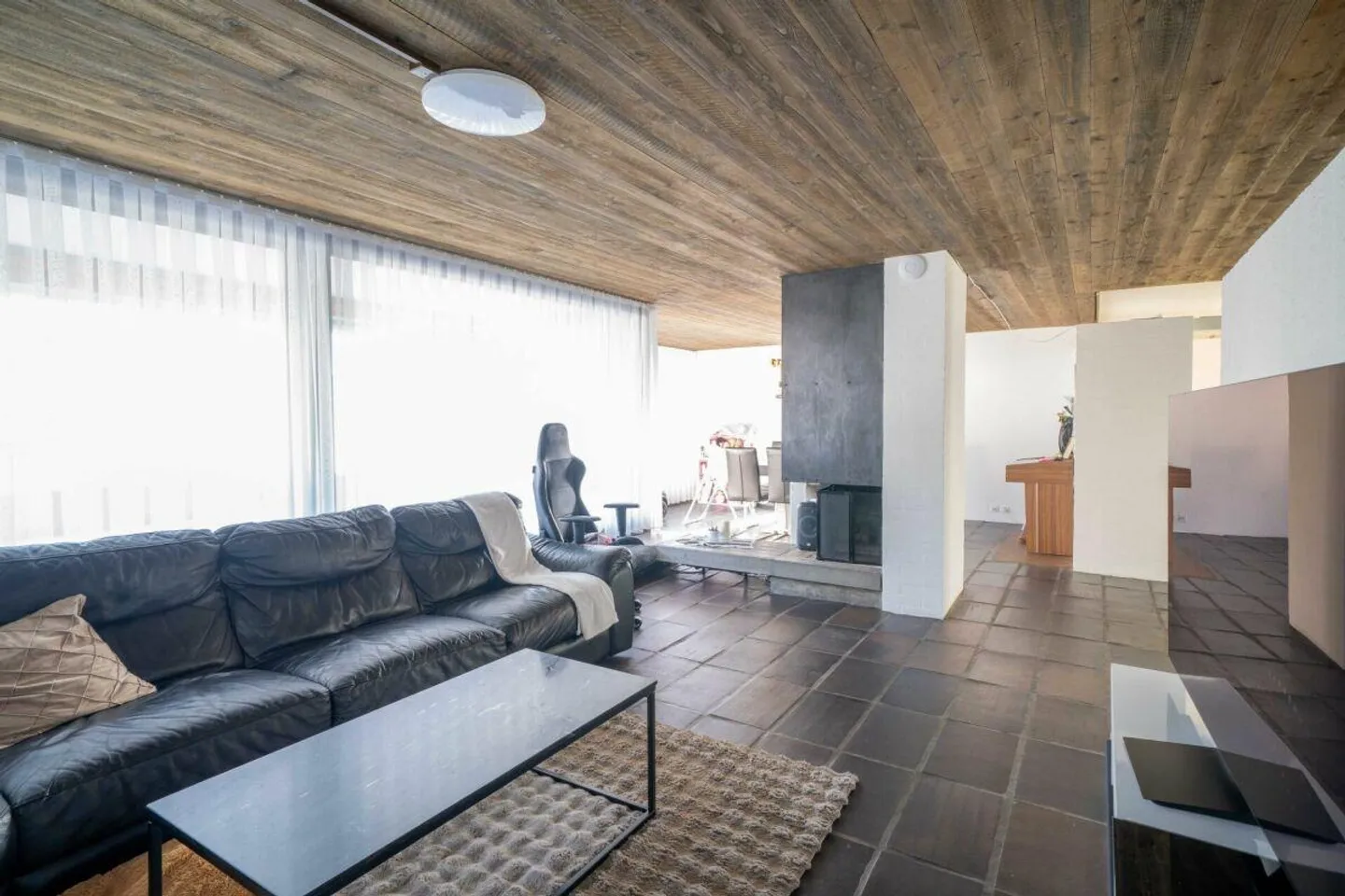 Edificio residenziale e commerciale con negozio/ufficio, cinque appartamenti e uno... - Foto 6 di 16
