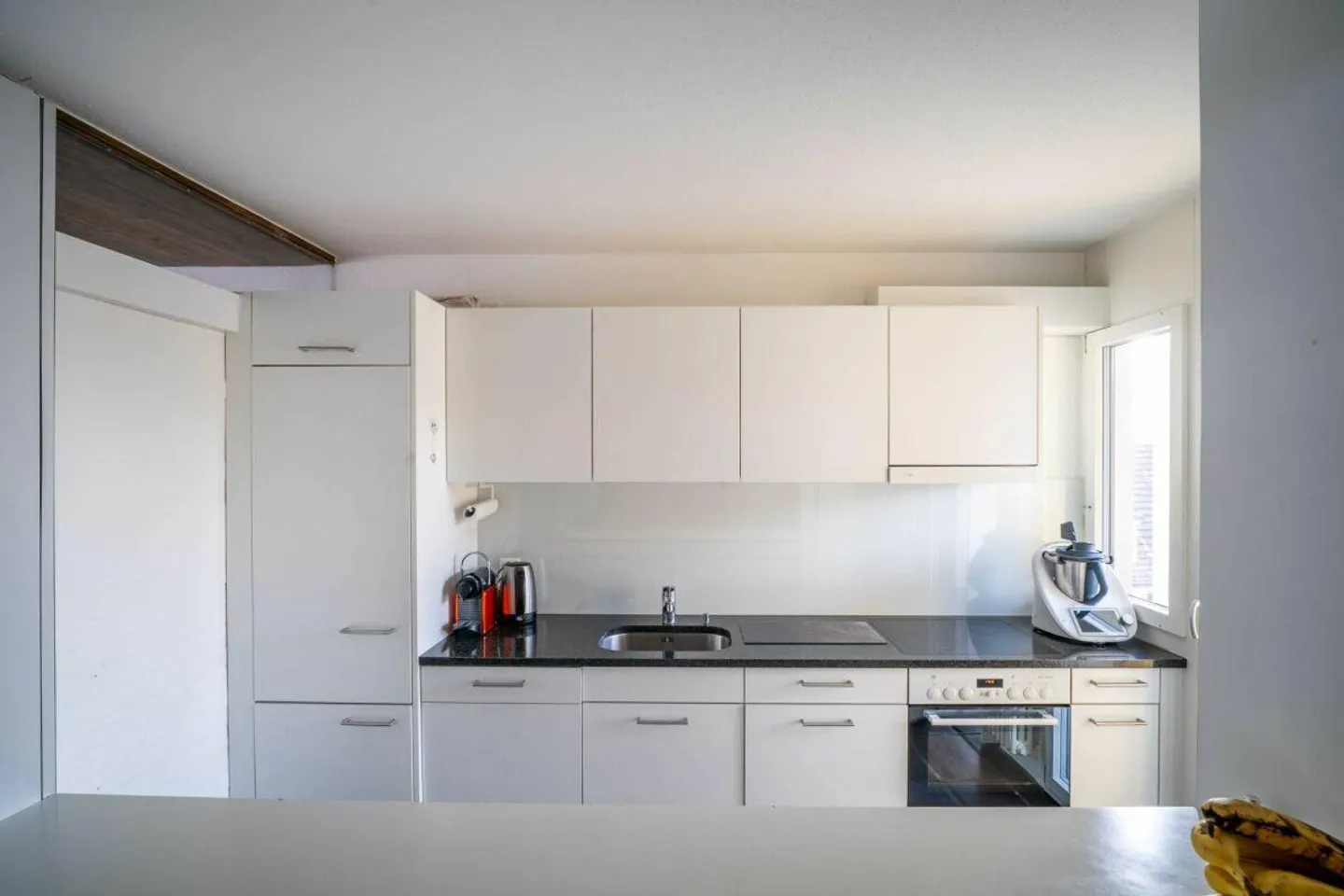 Edificio residenziale e commerciale con negozio/ufficio, cinque appartamenti e uno... - Foto 9 di 16