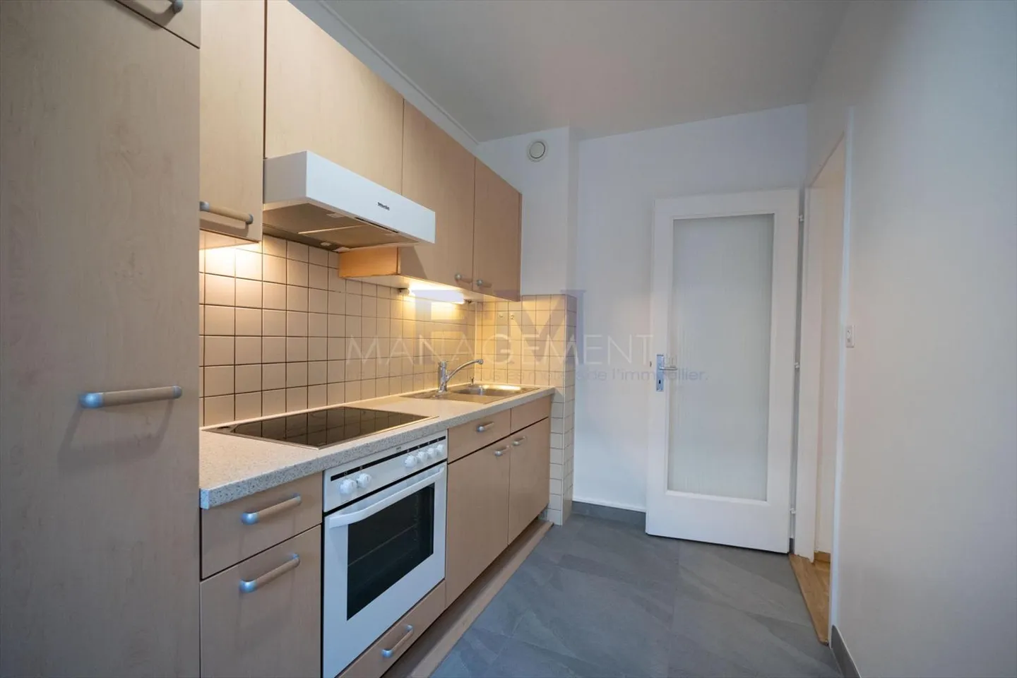 Servette, Avenue de Luserna, 5 Zimmer im 1. Stock, ca. 84m2 - Photo 5 sur 13