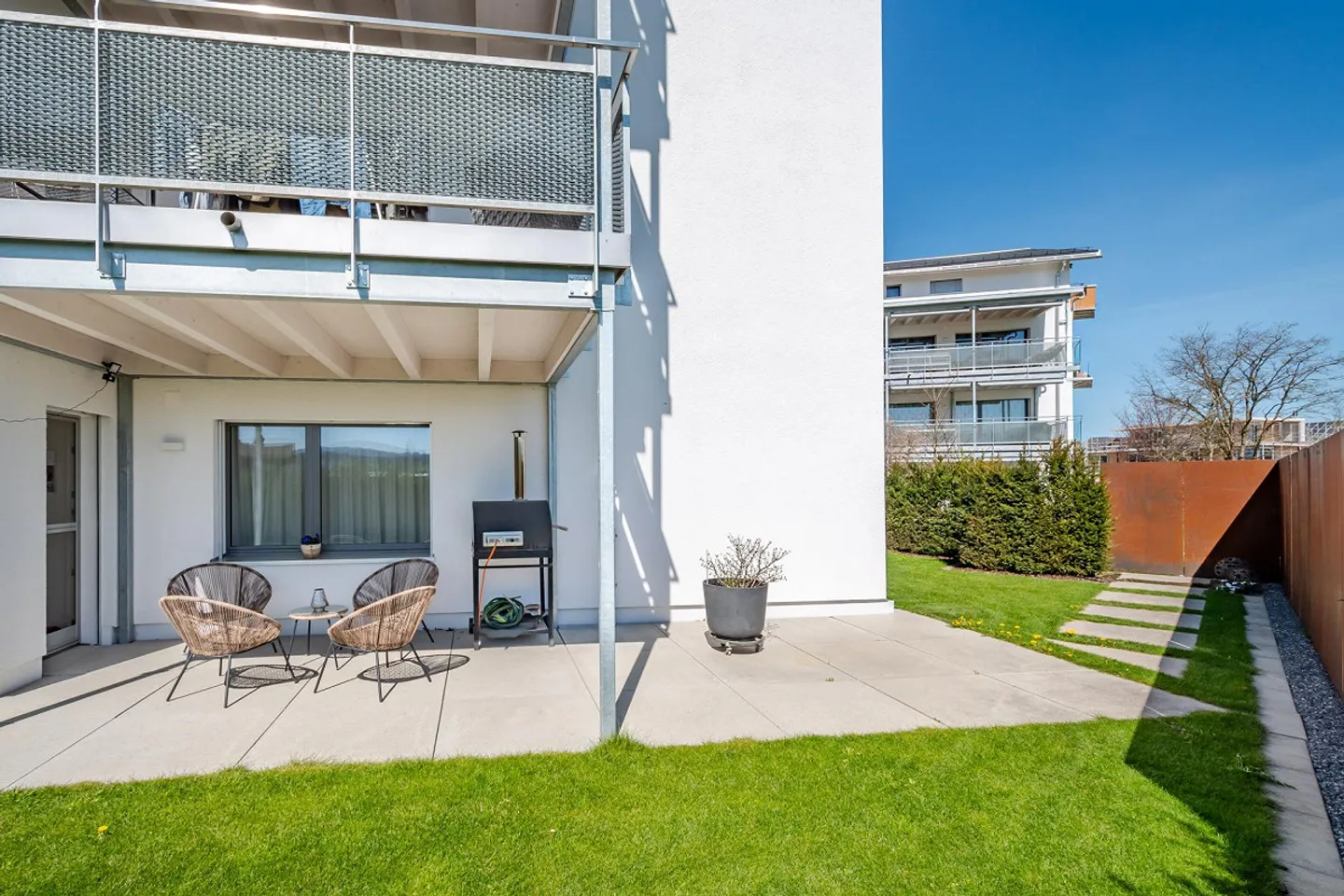 Appartamento nuovo elegante con grande area giardino - Foto 14 di 25