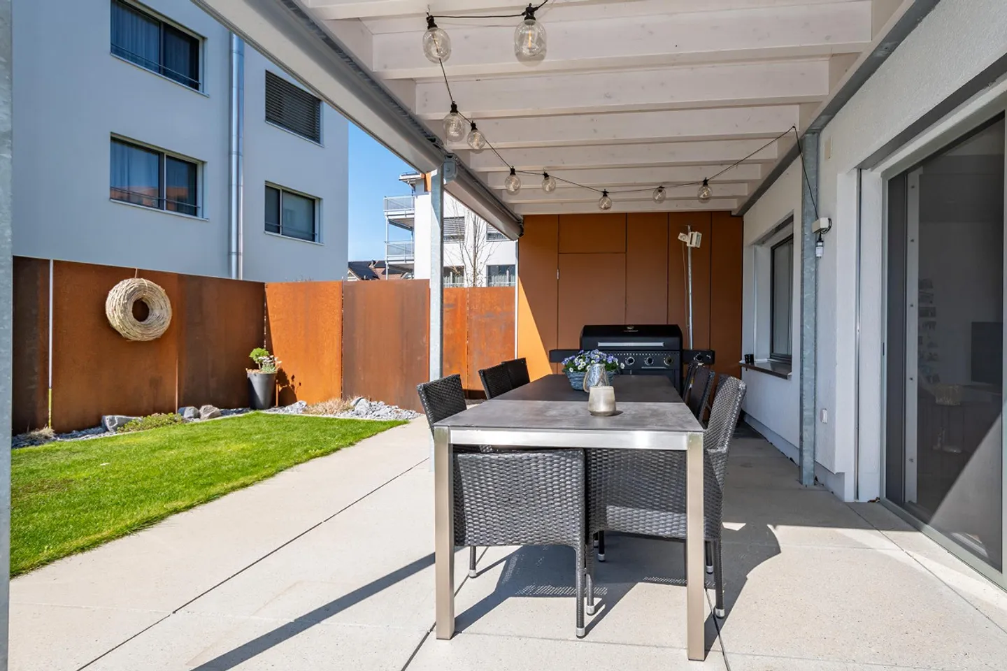 Appartamento nuovo elegante con grande area giardino - Foto 15 di 25