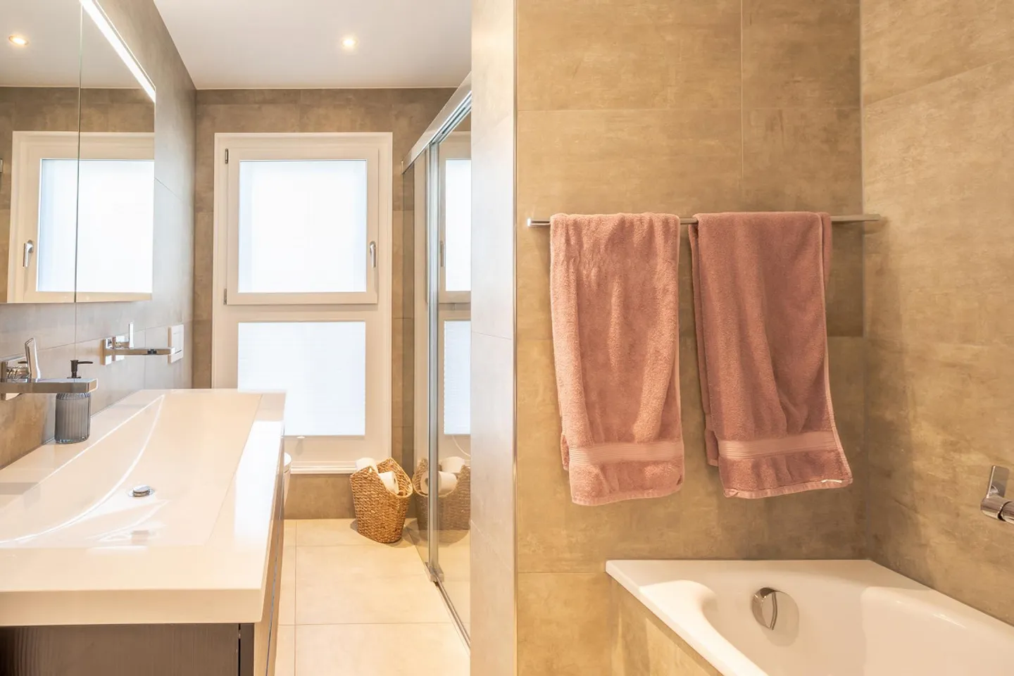 Appartamento nuovo elegante con grande area giardino - Foto 21 di 25