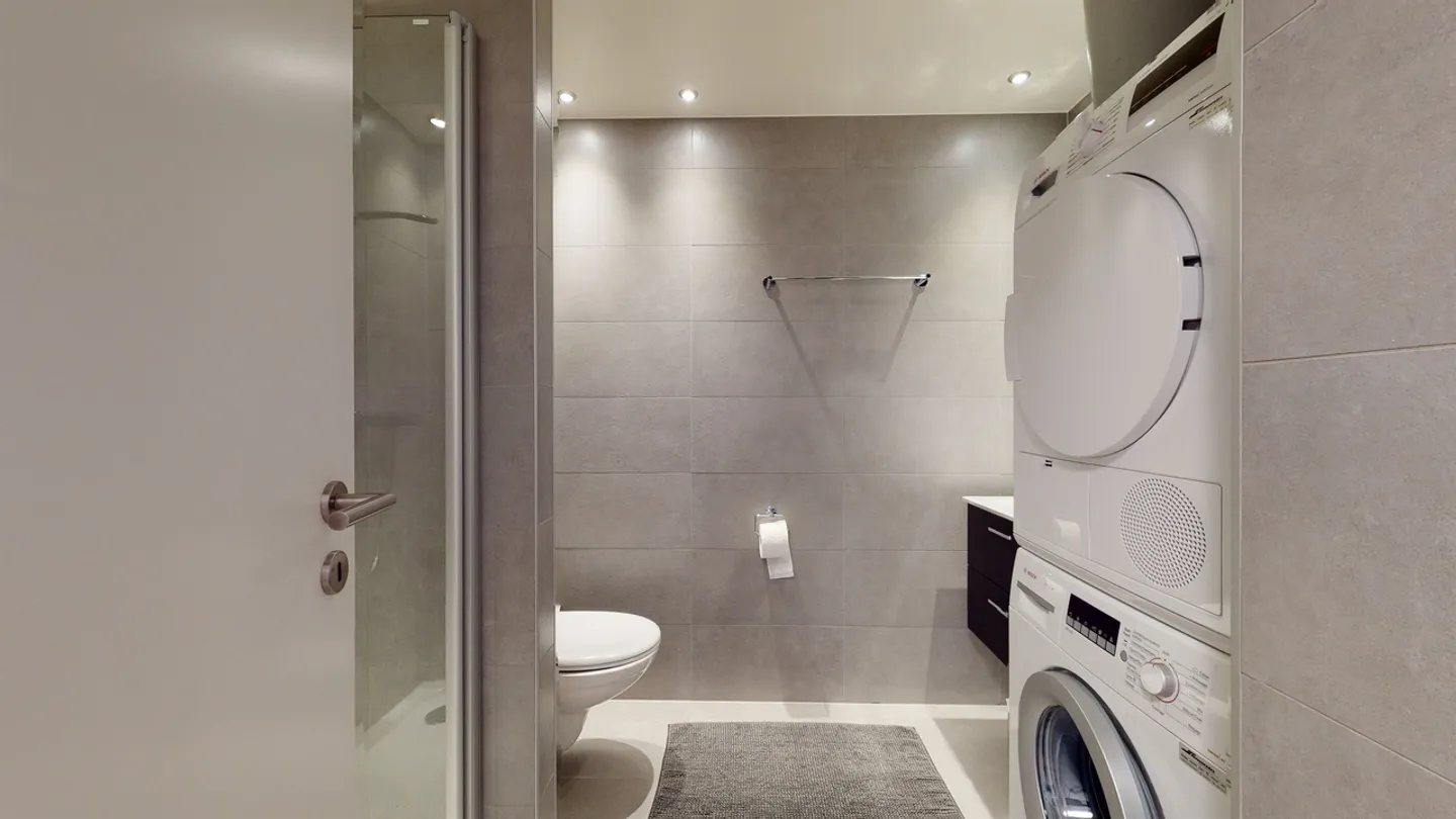 Modern Elegance at Your Fingertips - Photo 3 of 8