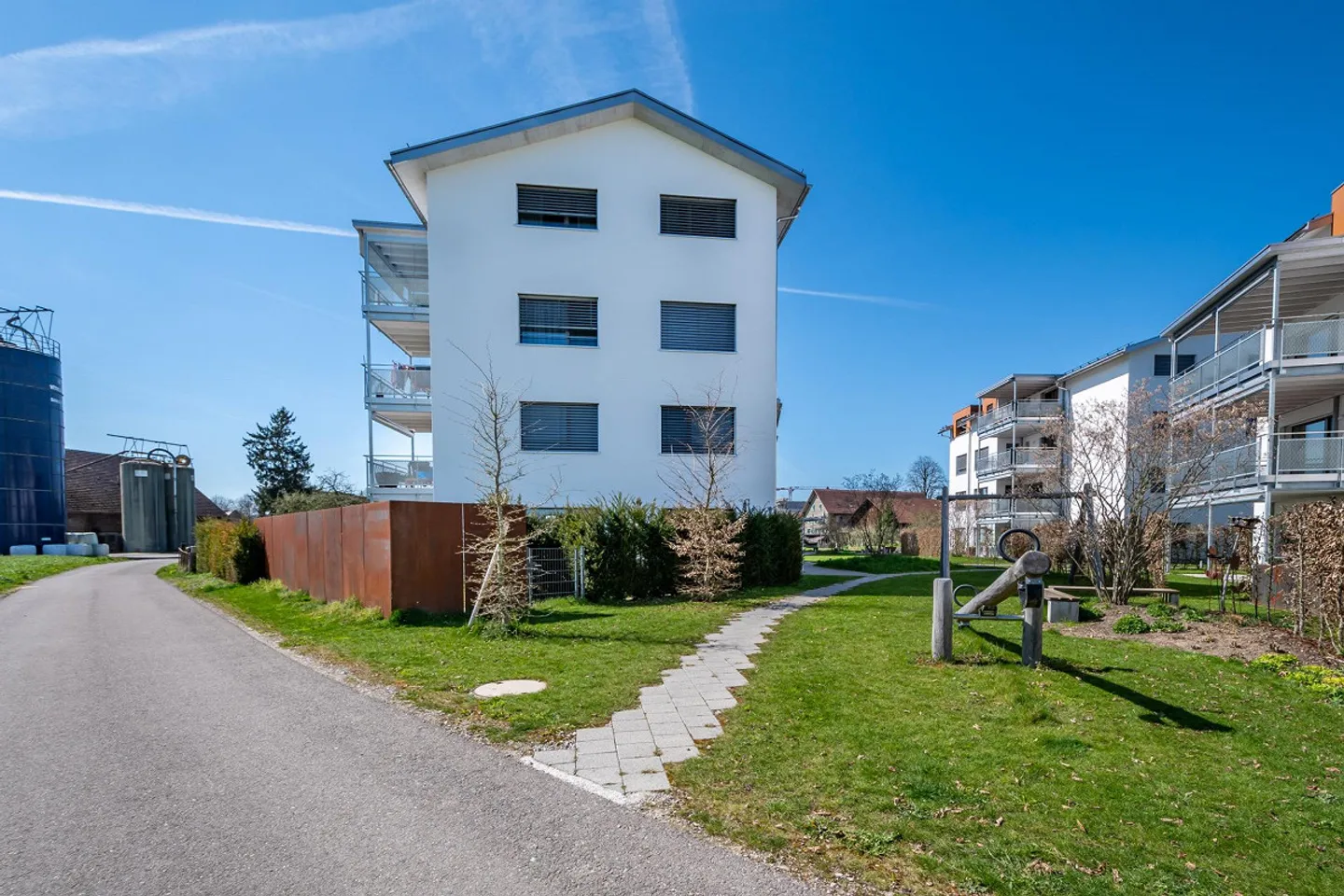 Appartamento nuovo elegante con grande area giardino - Foto 23 di 25