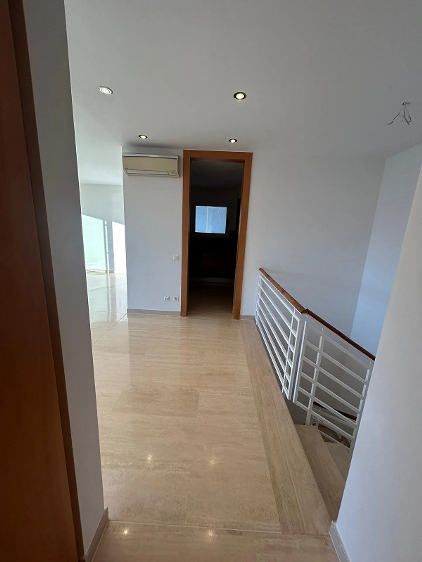 Villa ensoleillée avec vue sur le lac Whirlpool 5.5 pièces, 190 m² - Photo 21 sur 26