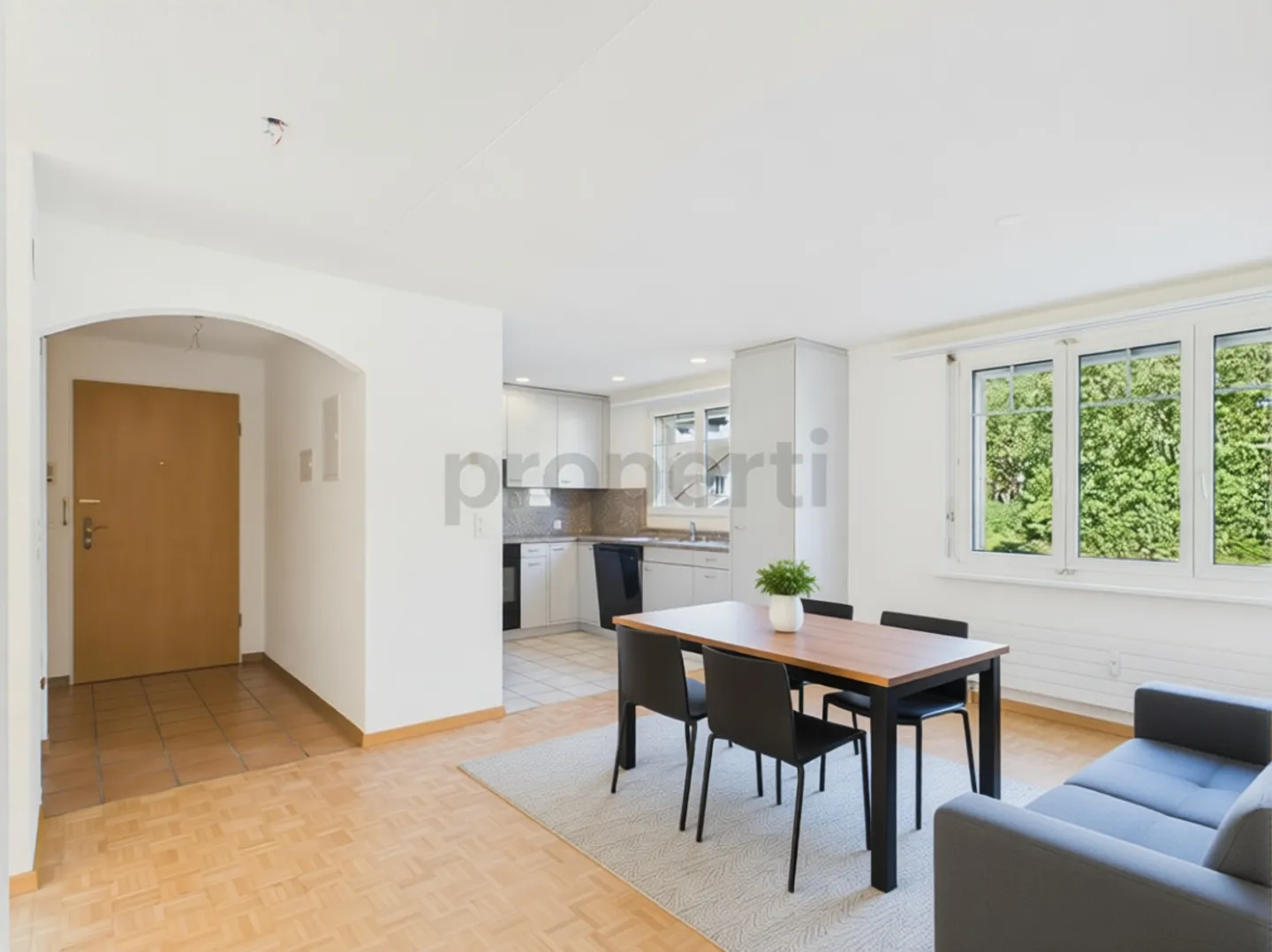 Renovated 4.5-room apartment in a quiet location in St. Margarethen (TG) - Photo 1 of 13
