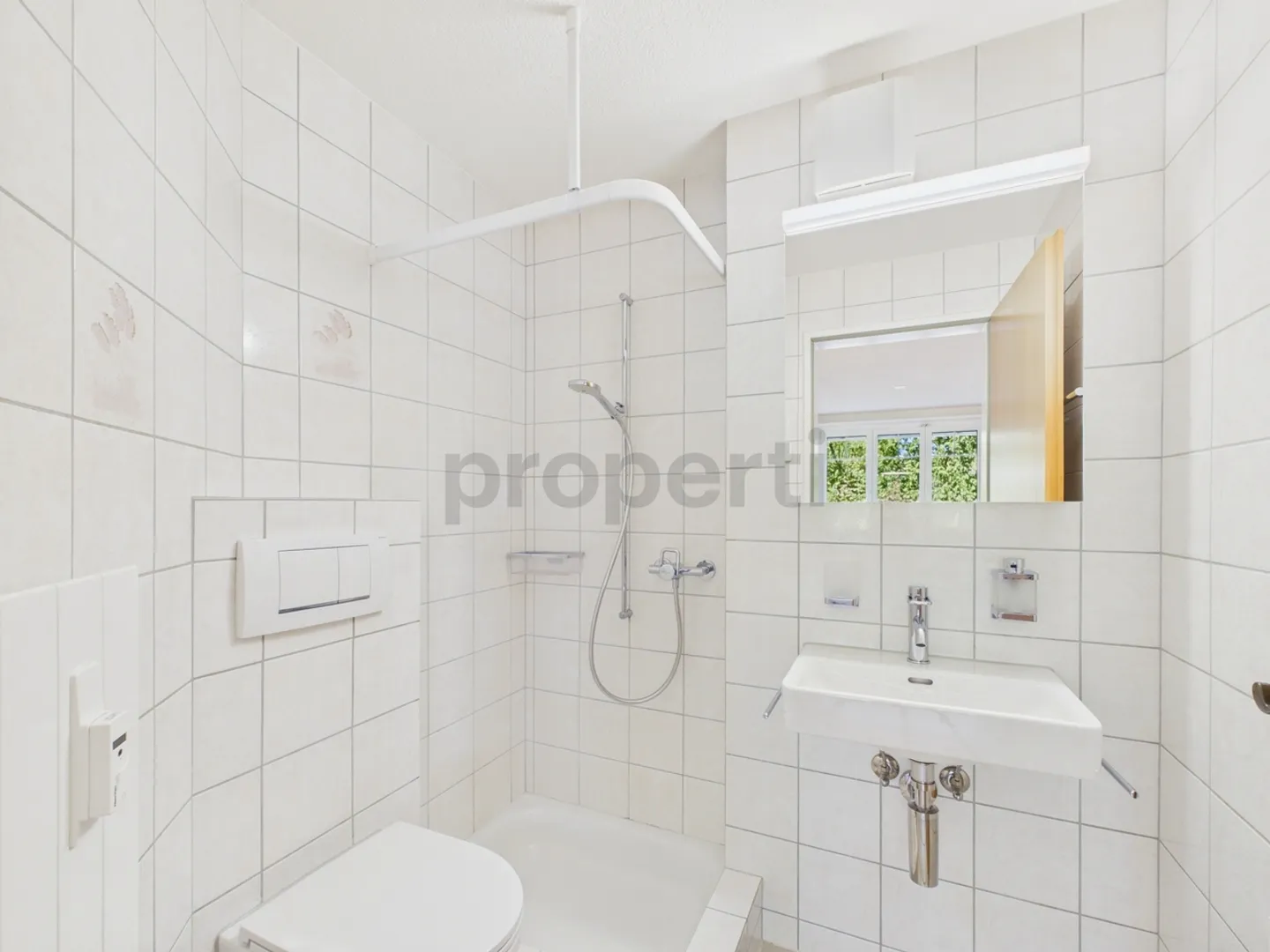 Renovated 4.5-room apartment in a quiet location in St. Margarethen (TG) - Photo 11 of 13