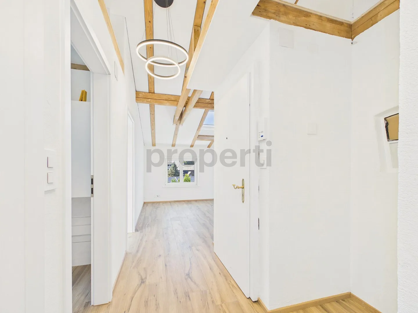 Incantevole Dachwohnung a Bäch SZ - Foto 8 di 15