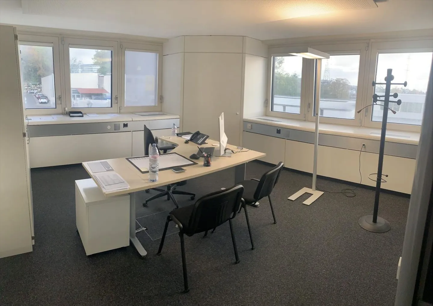 Vaud Büros verfügbar 217 m2, zahlreiche Parkplätze und Autobahnzugang - Foto 4 von 10