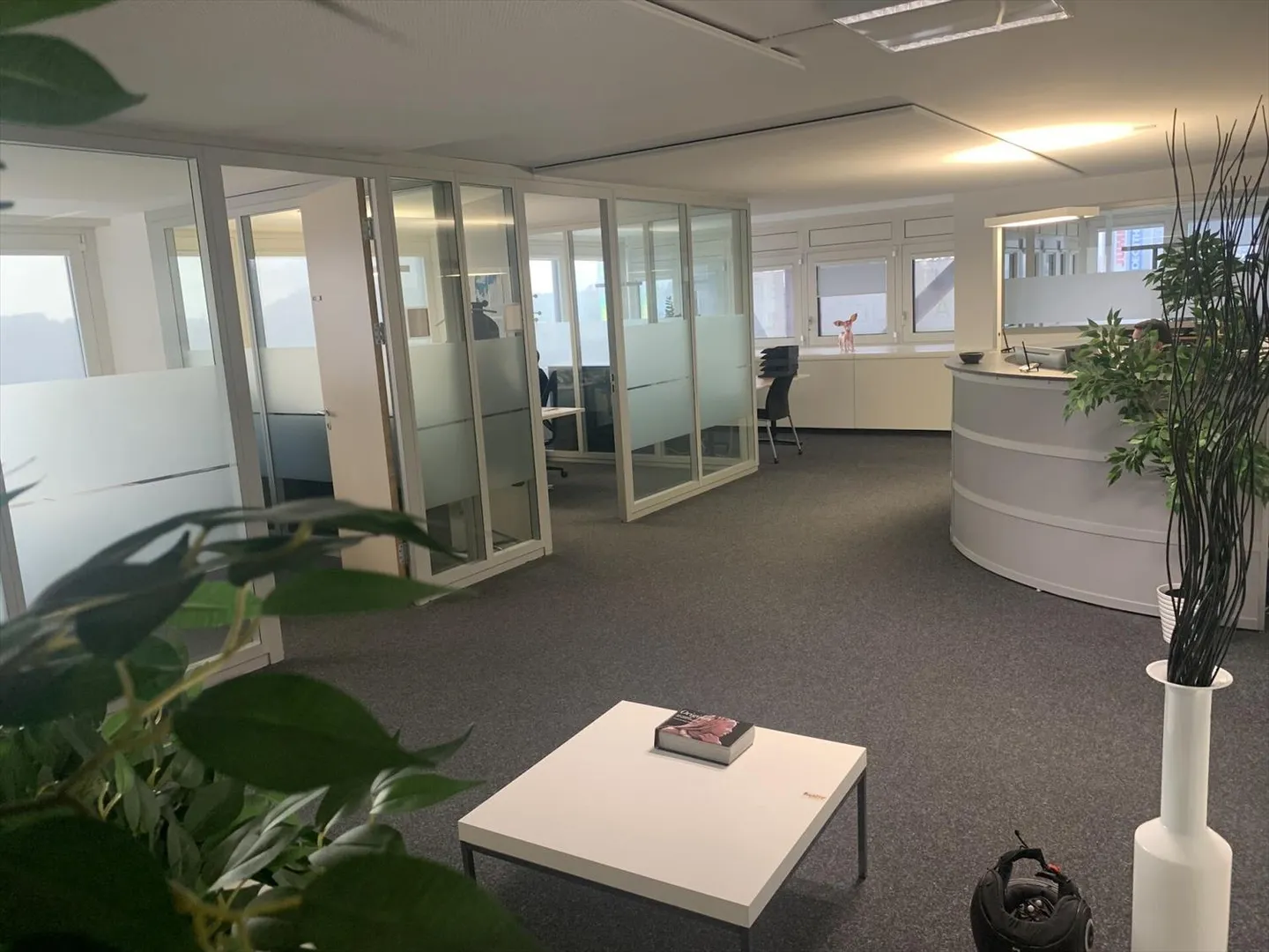 Vaud Büros verfügbar 217 m2, zahlreiche Parkplätze und Autobahnzugang - Foto 8 von 10